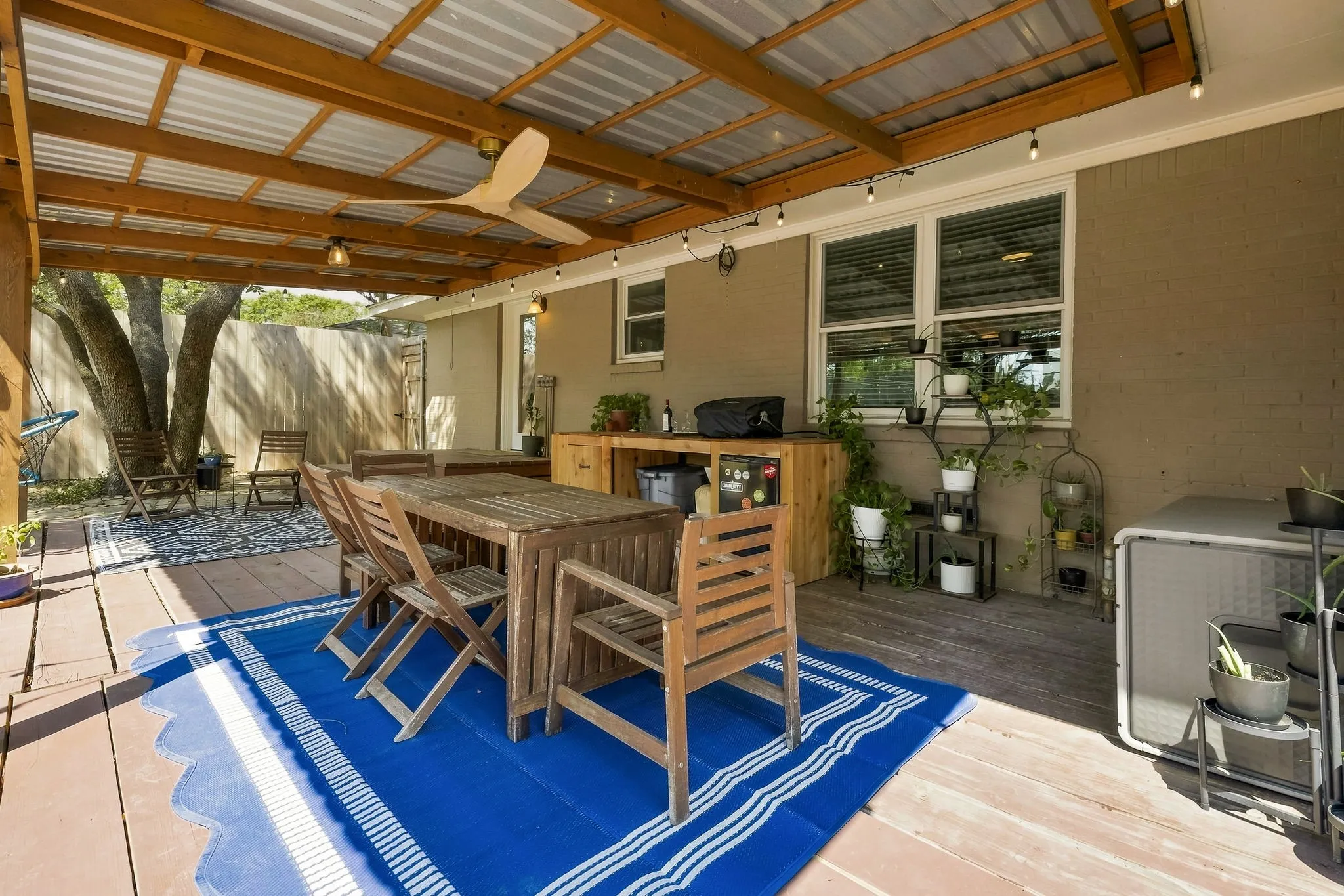 Single Family Residence For Sale in Dallas County , 535 Westwood Drive, Richardson, Texas 75080, 3 Bedroom, 2 Bathroom, 1 Garage spaces, 1,355 Sqft, built in 1955, mls#21382297, Real Estate Agent in Richardson, Homes For Sale in Dallas county, Homes For Sale in Richardson, Realtor in Richardson Texas, Real Estate Brokerage Independent Realty Texas, Luminita Cordes Realtor