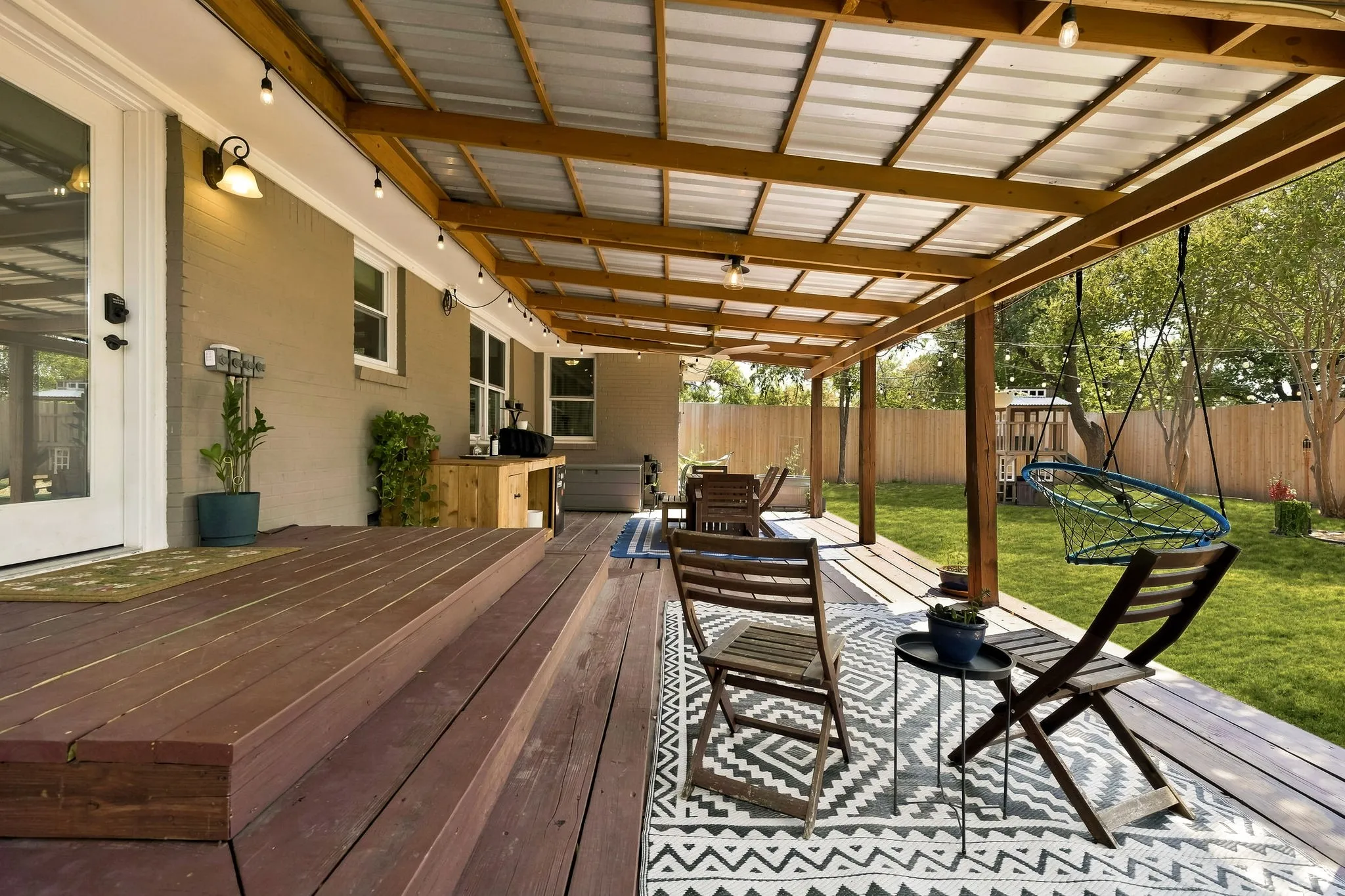 Single Family Residence For Sale in Dallas County , 535 Westwood Drive, Richardson, Texas 75080, 3 Bedroom, 2 Bathroom, 1 Garage spaces, 1,355 Sqft, built in 1955, mls#21382297, Real Estate Agent in Richardson, Homes For Sale in Dallas county, Homes For Sale in Richardson, Realtor in Richardson Texas, Real Estate Brokerage Independent Realty Texas, Luminita Cordes Realtor