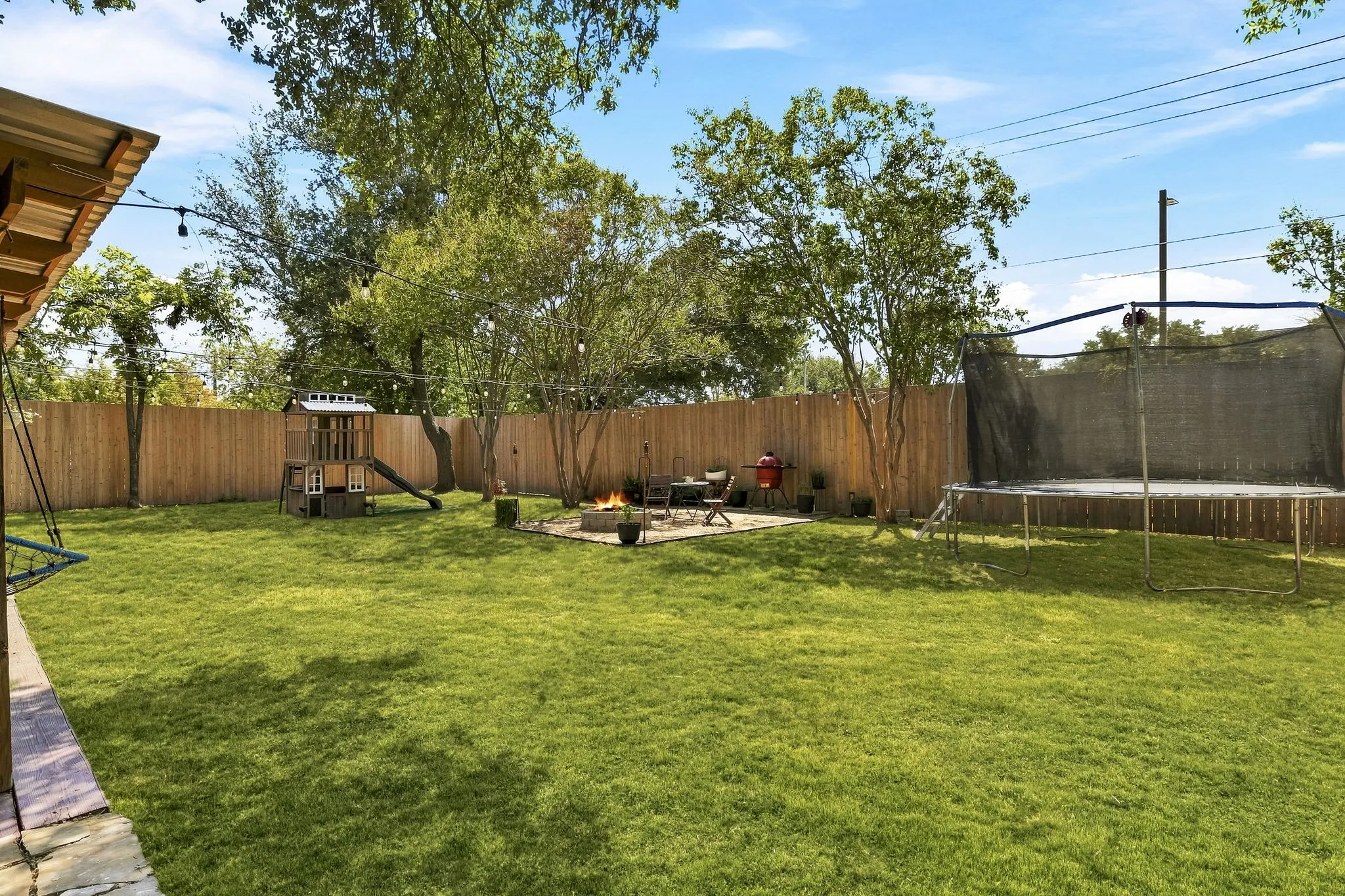 Single Family Residence For Sale in Dallas County , 535 Westwood Drive, Richardson, Texas 75080, 3 Bedroom, 2 Bathroom, 1 Garage spaces, 1,355 Sqft, built in 1955, mls#21382297, Real Estate Agent in Richardson, Homes For Sale in Dallas county, Homes For Sale in Richardson, Realtor in Richardson Texas, Real Estate Brokerage Independent Realty Texas, Luminita Cordes Realtor