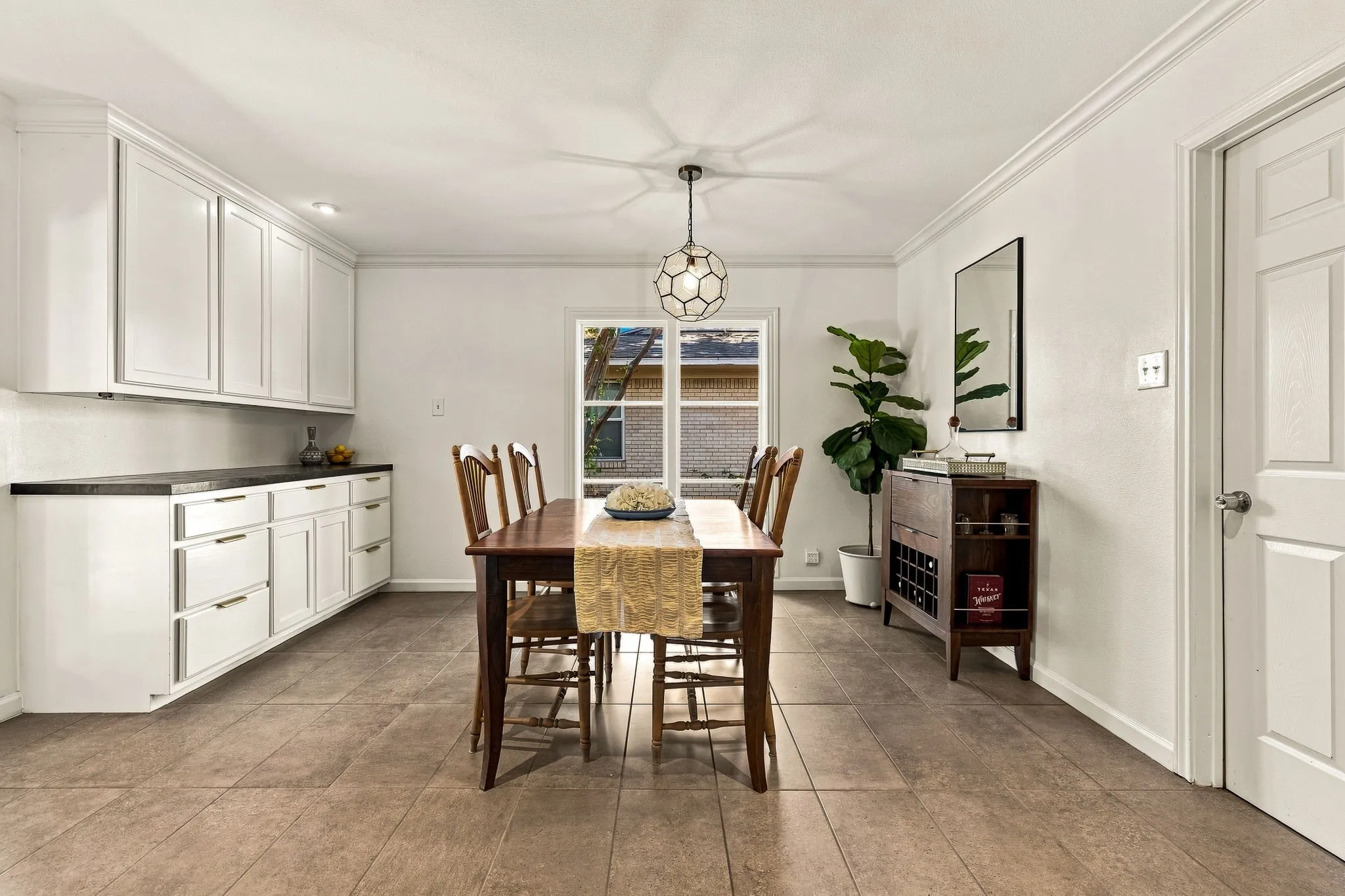 Single Family Residence For Sale in Dallas County , 535 Westwood Drive, Richardson, Texas 75080, 3 Bedroom, 2 Bathroom, 1 Garage spaces, 1,355 Sqft, built in 1955, mls#21382297, Real Estate Agent in Richardson, Homes For Sale in Dallas county, Homes For Sale in Richardson, Realtor in Richardson Texas, Real Estate Brokerage Independent Realty Texas, Luminita Cordes Realtor