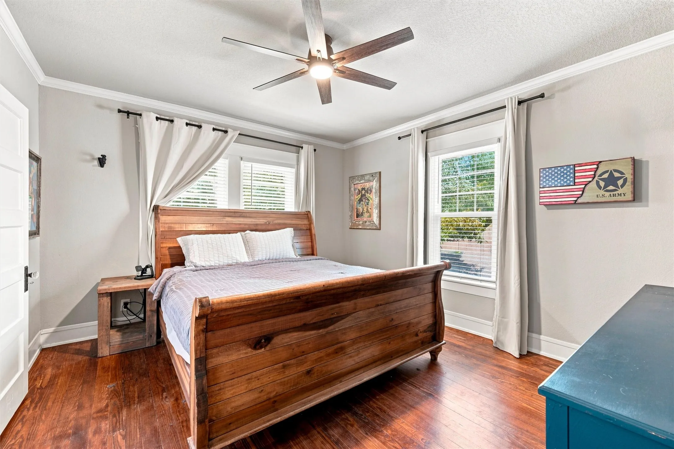 Single Family Residence For Sale in Mc Lennan County , 2716 Sanger Avenue, Waco, Texas 76707, 4 Bedroom, 3 Bathroom, 1 Garage spaces, 2,388 Sqft, built in 1920, mls#21383525, Real Estate Agent in Waco, Homes For Sale in Mc Lennan county, Homes For Sale in Waco, Realtor in Waco Texas, Real Estate Brokerage Independent Realty Texas, Luminita Cordes Realtor