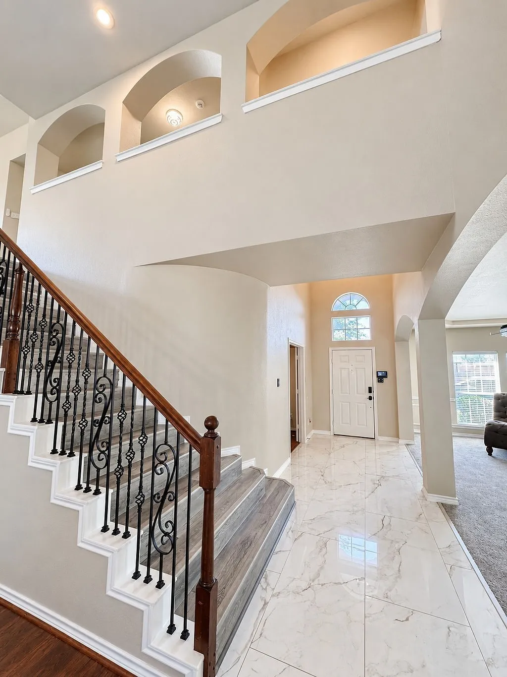 Single Family Residence For Sale in Dallas County , 1805 Wylie Creek Drive, De Soto, Texas 75115, 5 Bedroom, 4 Bathroom, 2 Garage spaces, 3,838 Sqft, built in 2004, mls#21376141, Real Estate Agent in De Soto, Homes For Sale in Dallas county, Homes For Sale in De Soto, Realtor in De Soto Texas, Real Estate Brokerage Independent Realty Texas, Luminita Cordes Realtor