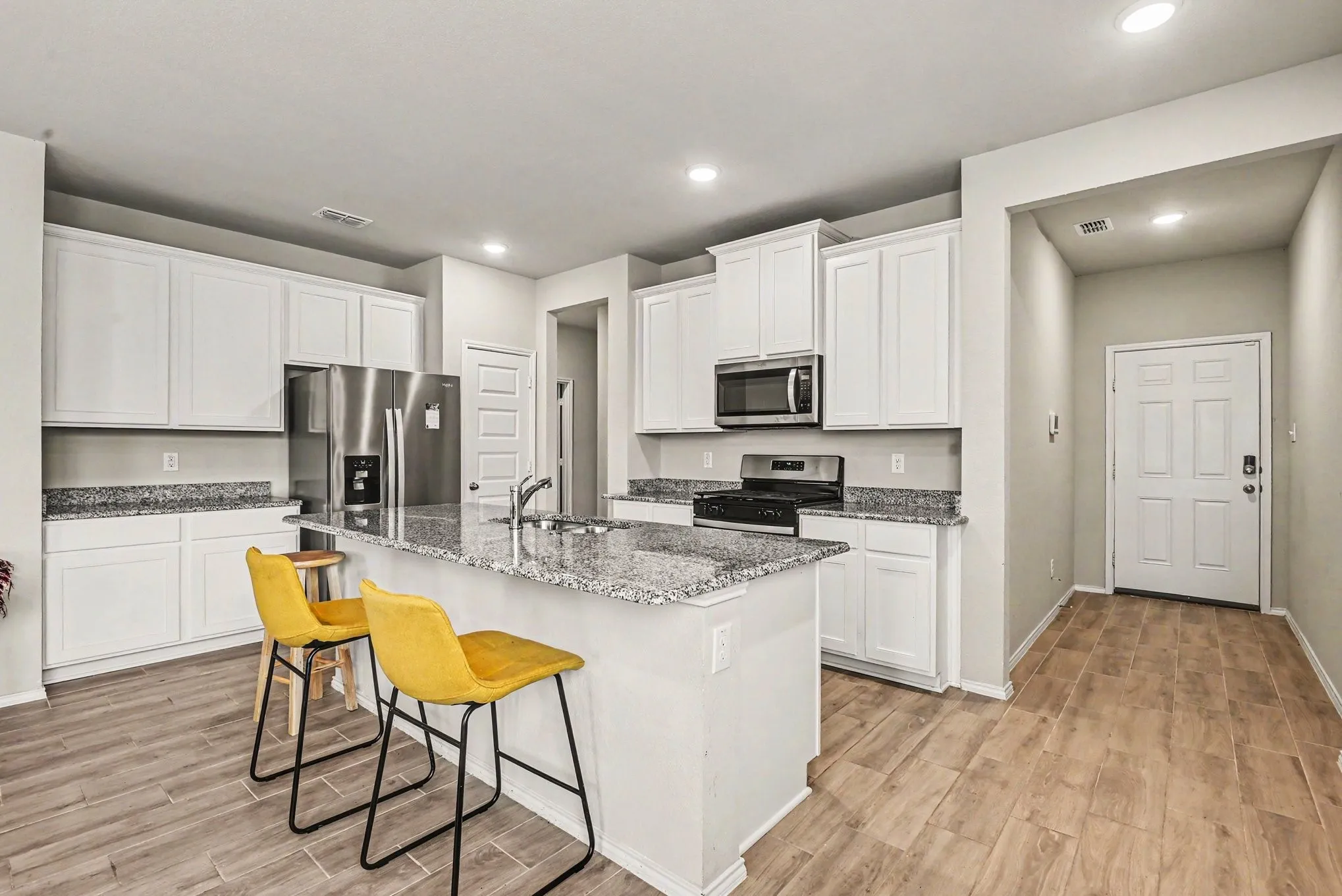 Single Family Residence For Rent in Tarrant County , 11013 Firebrush Lane, Fort Worth, Texas 76108, 3 Bedroom, 2 Bathroom, 2 Garage spaces, 1,588 Sqft, built in 2022, mls#21383755, Real Estate Agent in Fort Worth, Homes For Rent in Tarrant county, Homes For Rent in Fort Worth, Realtor in Fort Worth Texas, Real Estate Brokerage Independent Realty Texas, Luminita Cordes Realtor