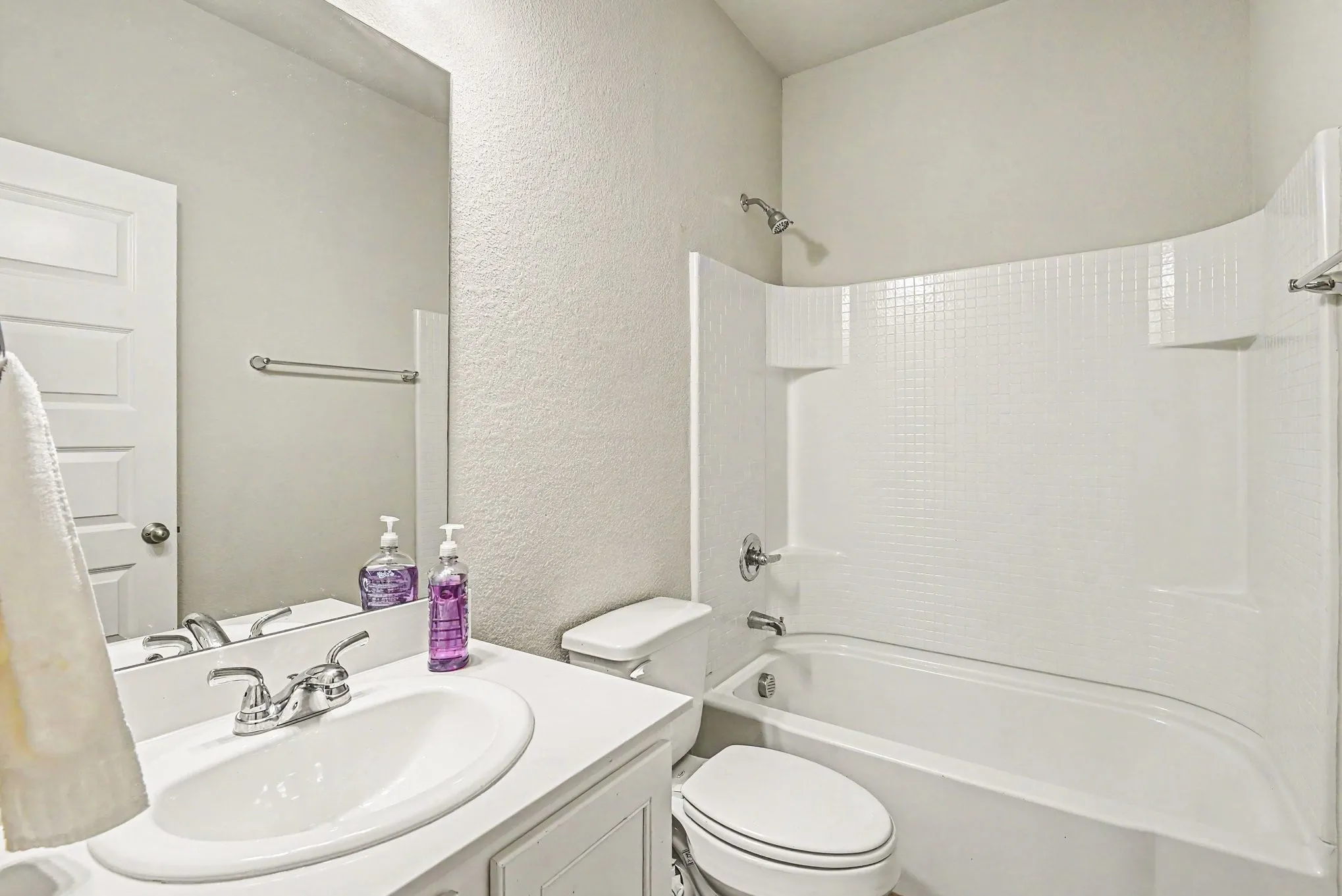 Single Family Residence For Rent in Tarrant County , 11013 Firebrush Lane, Fort Worth, Texas 76108, 3 Bedroom, 2 Bathroom, 2 Garage spaces, 1,588 Sqft, built in 2022, mls#21383755, Real Estate Agent in Fort Worth, Homes For Rent in Tarrant county, Homes For Rent in Fort Worth, Realtor in Fort Worth Texas, Real Estate Brokerage Independent Realty Texas, Luminita Cordes Realtor
