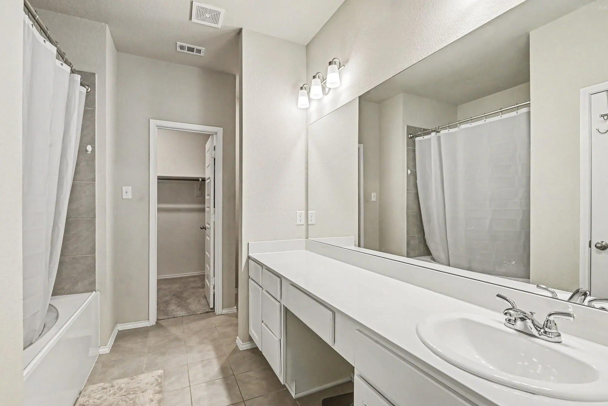 Single Family Residence For Rent in Tarrant County , 11013 Firebrush Lane, Fort Worth, Texas 76108, 3 Bedroom, 2 Bathroom, 2 Garage spaces, 1,588 Sqft, built in 2022, mls#21383755, Real Estate Agent in Fort Worth, Homes For Rent in Tarrant county, Homes For Rent in Fort Worth, Realtor in Fort Worth Texas, Real Estate Brokerage Independent Realty Texas, Luminita Cordes Realtor