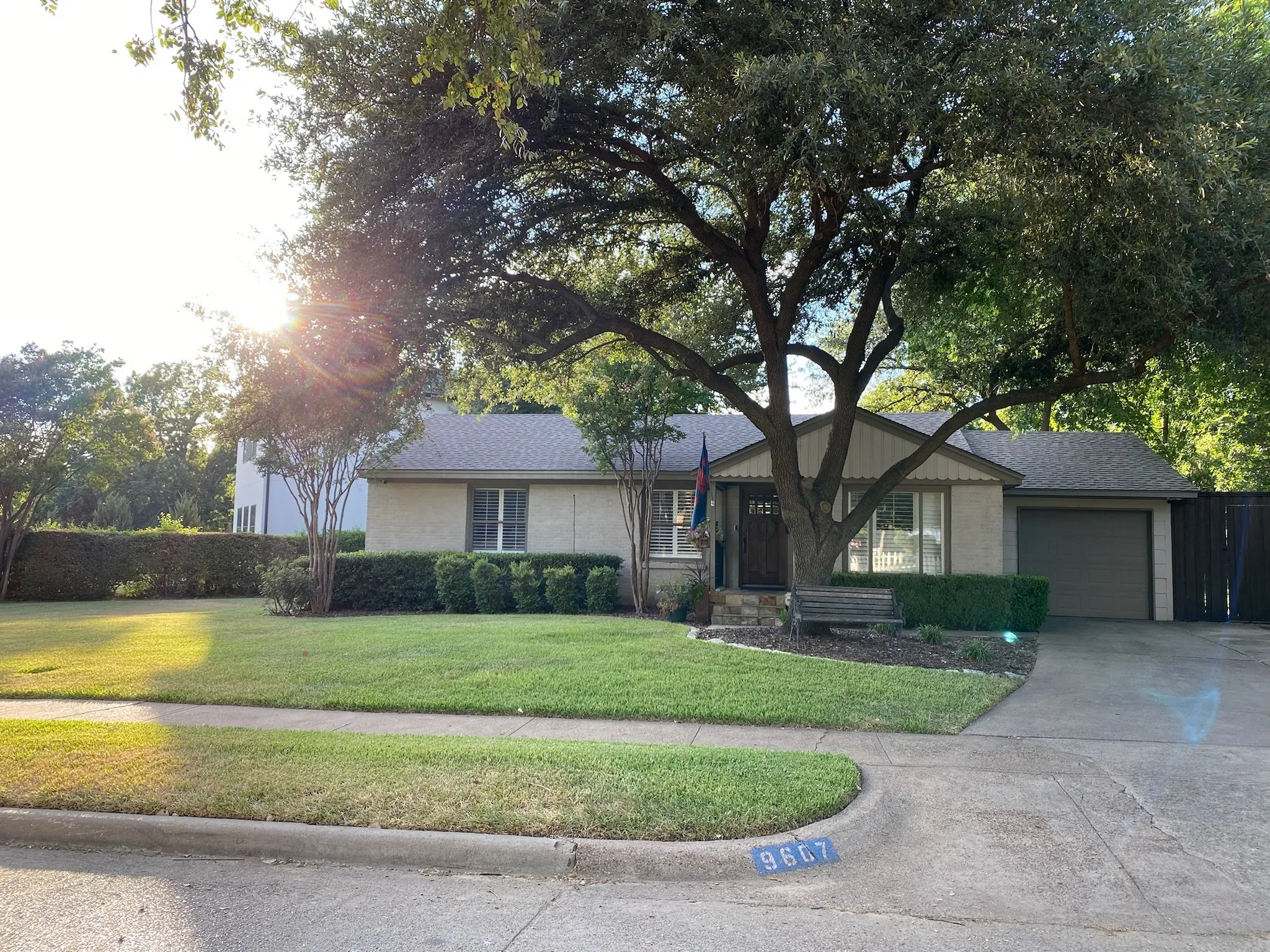 Single Family Residence For Rent in Dallas County , 9607 Lakemont Drive, Dallas, Texas 75220, 2 Bedroom, 1 Bathroom, 1 Garage spaces, 1,256 Sqft, built in 1951, mls#21381139, Real Estate Agent in Dallas, Homes For Rent in Dallas county, Homes For Rent in Dallas, Realtor in Dallas Texas, Real Estate Brokerage Independent Realty Texas, Luminita Cordes Realtor