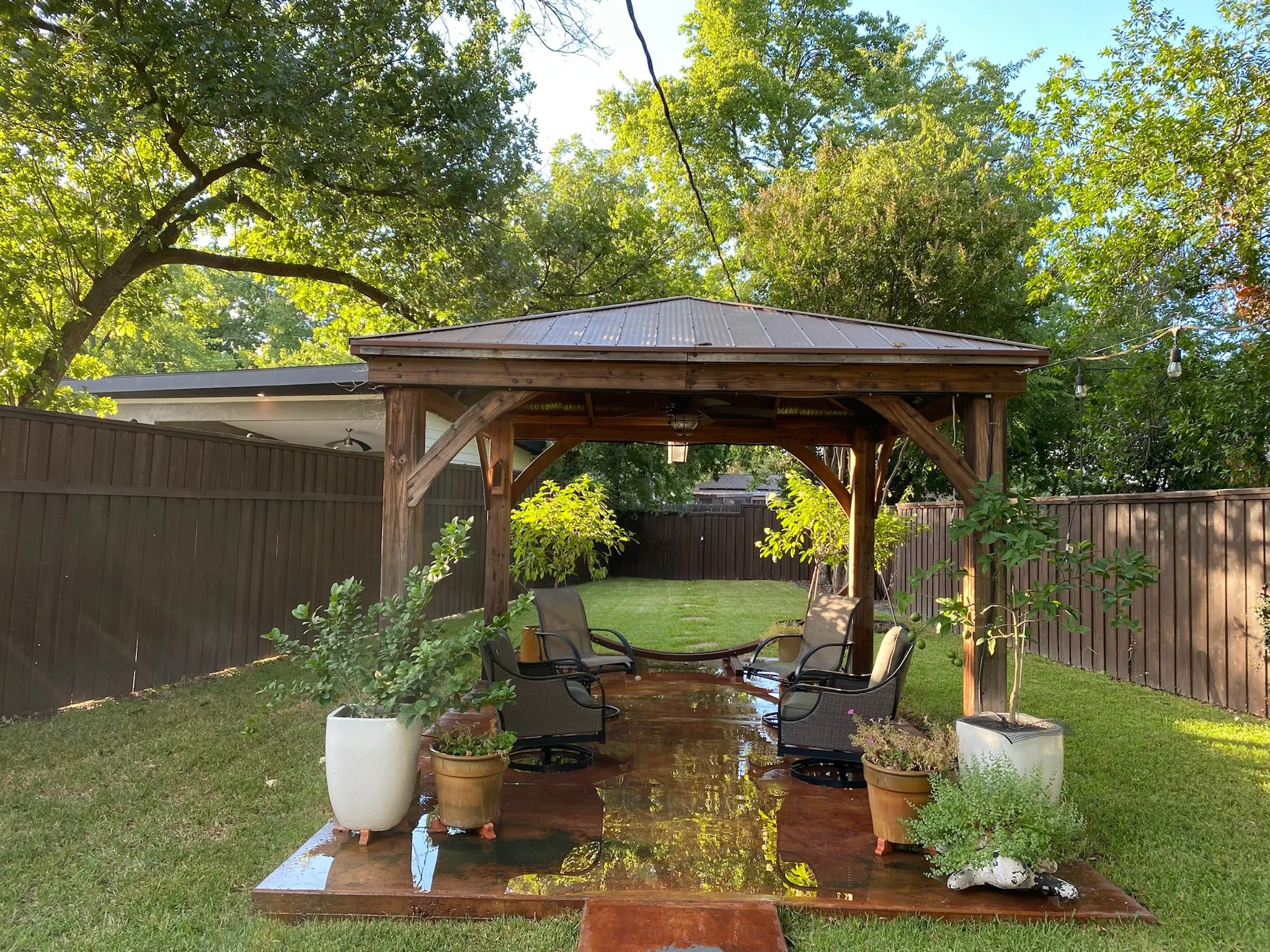 Single Family Residence For Rent in Dallas County , 9607 Lakemont Drive, Dallas, Texas 75220, 2 Bedroom, 1 Bathroom, 1 Garage spaces, 1,256 Sqft, built in 1951, mls#21381139, Real Estate Agent in Dallas, Homes For Rent in Dallas county, Homes For Rent in Dallas, Realtor in Dallas Texas, Real Estate Brokerage Independent Realty Texas, Luminita Cordes Realtor