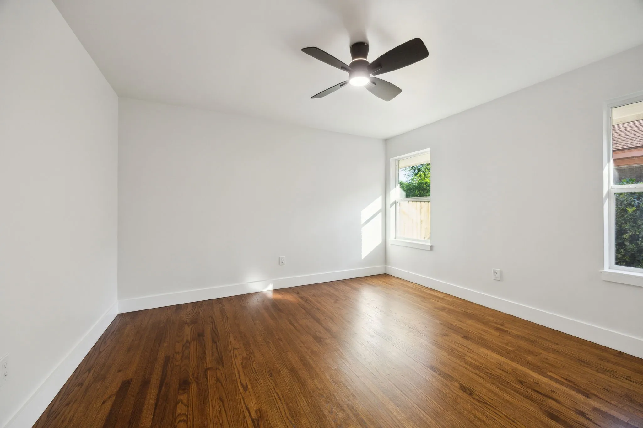 Single Family Residence For Rent in Dallas County , 10228 San Juan Avenue, Dallas, Texas 75228, 3 Bedroom, 2 Bathroom, 1 Garage spaces, 1,724 Sqft, built in 1954, mls#21383702, Real Estate Agent in Dallas, Homes For Rent in Dallas county, Homes For Rent in Dallas, Realtor in Dallas Texas, Real Estate Brokerage Independent Realty Texas, Luminita Cordes Realtor