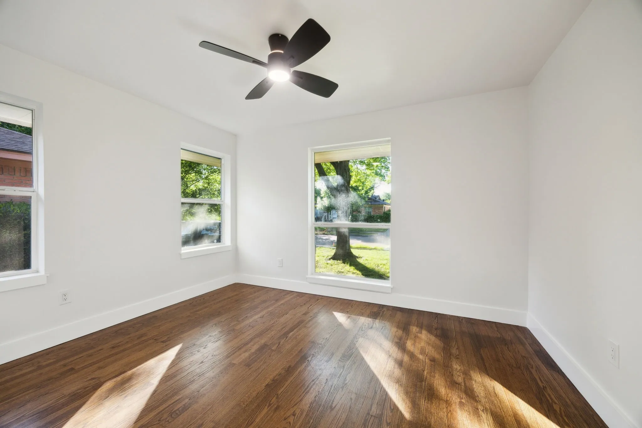 Single Family Residence For Rent in Dallas County , 10228 San Juan Avenue, Dallas, Texas 75228, 3 Bedroom, 2 Bathroom, 1 Garage spaces, 1,724 Sqft, built in 1954, mls#21383702, Real Estate Agent in Dallas, Homes For Rent in Dallas county, Homes For Rent in Dallas, Realtor in Dallas Texas, Real Estate Brokerage Independent Realty Texas, Luminita Cordes Realtor