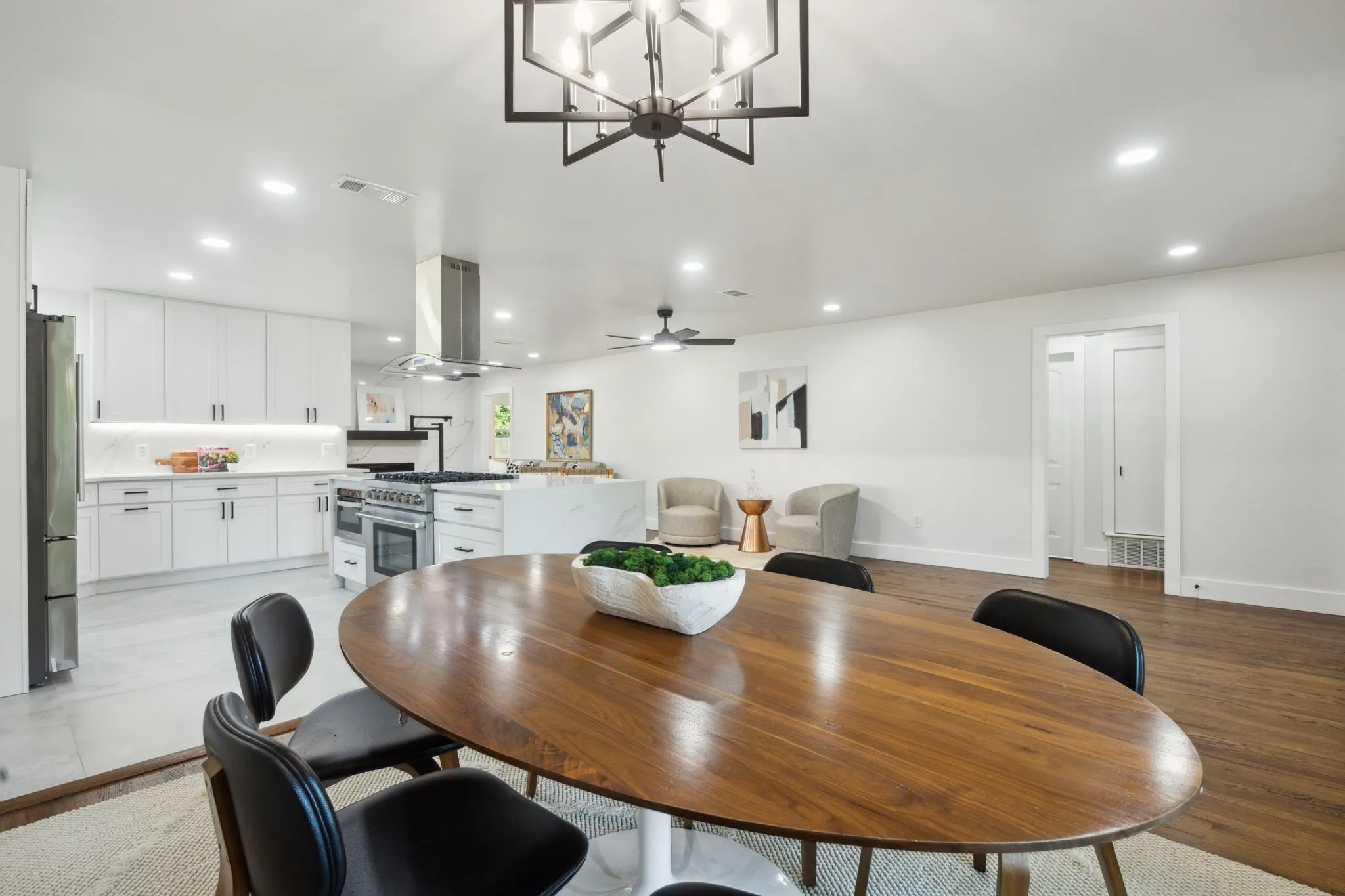 Single Family Residence For Rent in Dallas County , 10228 San Juan Avenue, Dallas, Texas 75228, 3 Bedroom, 2 Bathroom, 1 Garage spaces, 1,724 Sqft, built in 1954, mls#21383702, Real Estate Agent in Dallas, Homes For Rent in Dallas county, Homes For Rent in Dallas, Realtor in Dallas Texas, Real Estate Brokerage Independent Realty Texas, Luminita Cordes Realtor