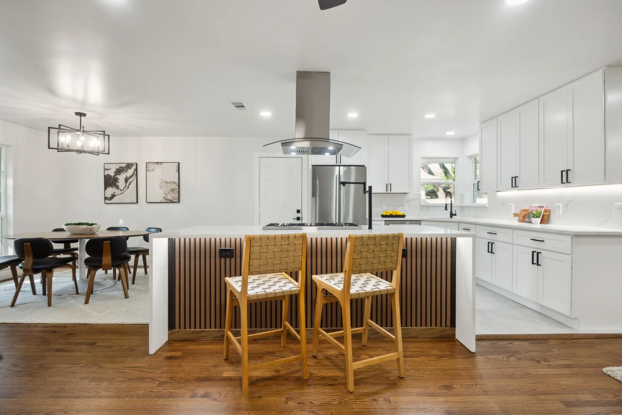 Single Family Residence For Rent in Dallas County , 10228 San Juan Avenue, Dallas, Texas 75228, 3 Bedroom, 2 Bathroom, 1 Garage spaces, 1,724 Sqft, built in 1954, mls#21383702, Real Estate Agent in Dallas, Homes For Rent in Dallas county, Homes For Rent in Dallas, Realtor in Dallas Texas, Real Estate Brokerage Independent Realty Texas, Luminita Cordes Realtor