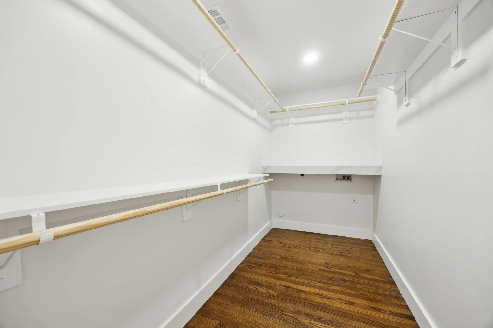 Single Family Residence For Rent in Dallas County , 10228 San Juan Avenue, Dallas, Texas 75228, 3 Bedroom, 2 Bathroom, 1 Garage spaces, 1,724 Sqft, built in 1954, mls#21383702, Real Estate Agent in Dallas, Homes For Rent in Dallas county, Homes For Rent in Dallas, Realtor in Dallas Texas, Real Estate Brokerage Independent Realty Texas, Luminita Cordes Realtor