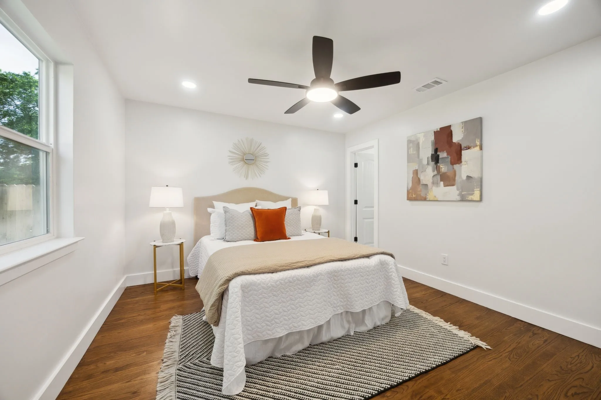 Single Family Residence For Rent in Dallas County , 10228 San Juan Avenue, Dallas, Texas 75228, 3 Bedroom, 2 Bathroom, 1 Garage spaces, 1,724 Sqft, built in 1954, mls#21383702, Real Estate Agent in Dallas, Homes For Rent in Dallas county, Homes For Rent in Dallas, Realtor in Dallas Texas, Real Estate Brokerage Independent Realty Texas, Luminita Cordes Realtor