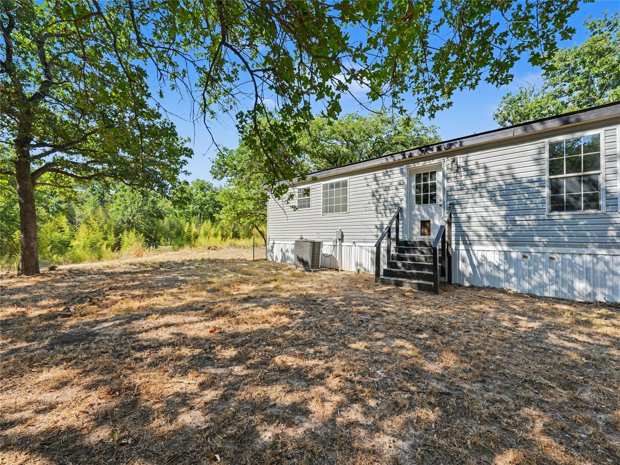 Mobile Home For Sale in Parker County , 109 Summers Circle, Azle, Texas 76020, 4 Bedroom, 2 Bathroom, Garage spaces, 2,128 Sqft, built in 2004, mls#21381593, Real Estate Agent in Azle, Homes For Sale in Parker county, Homes For Sale in Azle, Realtor in Azle Texas, Real Estate Brokerage Independent Realty Texas, Luminita Cordes Realtor