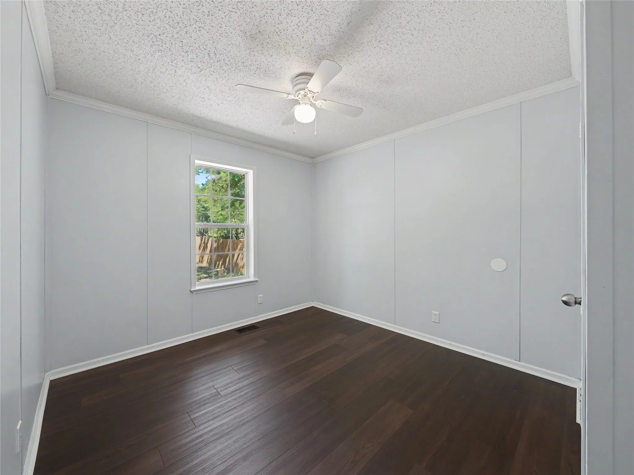 Mobile Home For Sale in Parker County , 109 Summers Circle, Azle, Texas 76020, 4 Bedroom, 2 Bathroom, Garage spaces, 2,128 Sqft, built in 2004, mls#21381593, Real Estate Agent in Azle, Homes For Sale in Parker county, Homes For Sale in Azle, Realtor in Azle Texas, Real Estate Brokerage Independent Realty Texas, Luminita Cordes Realtor