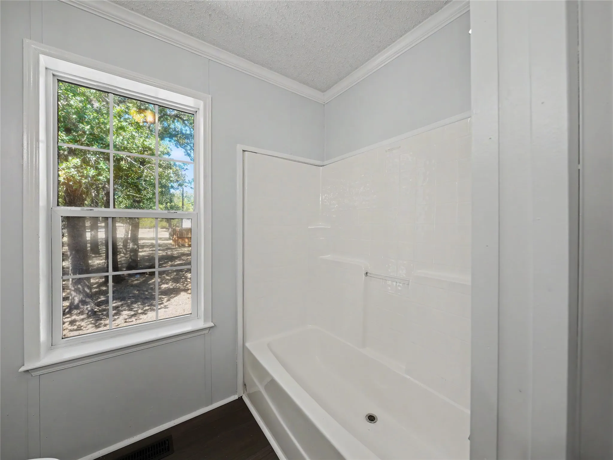 Mobile Home For Sale in Parker County , 109 Summers Circle, Azle, Texas 76020, 4 Bedroom, 2 Bathroom, Garage spaces, 2,128 Sqft, built in 2004, mls#21381593, Real Estate Agent in Azle, Homes For Sale in Parker county, Homes For Sale in Azle, Realtor in Azle Texas, Real Estate Brokerage Independent Realty Texas, Luminita Cordes Realtor