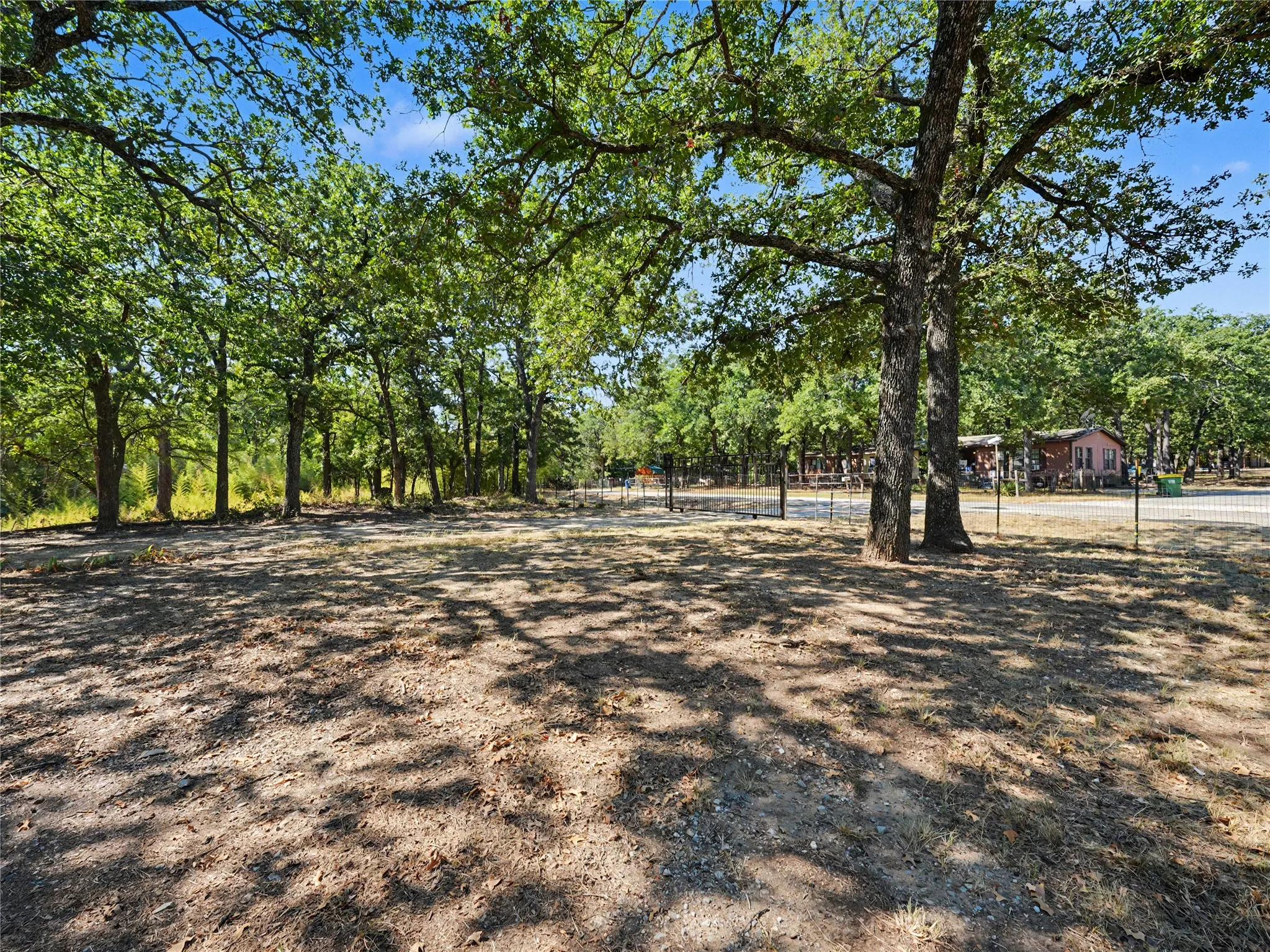 Mobile Home For Sale in Parker County , 109 Summers Circle, Azle, Texas 76020, 4 Bedroom, 2 Bathroom, Garage spaces, 2,128 Sqft, built in 2004, mls#21381593, Real Estate Agent in Azle, Homes For Sale in Parker county, Homes For Sale in Azle, Realtor in Azle Texas, Real Estate Brokerage Independent Realty Texas, Luminita Cordes Realtor
