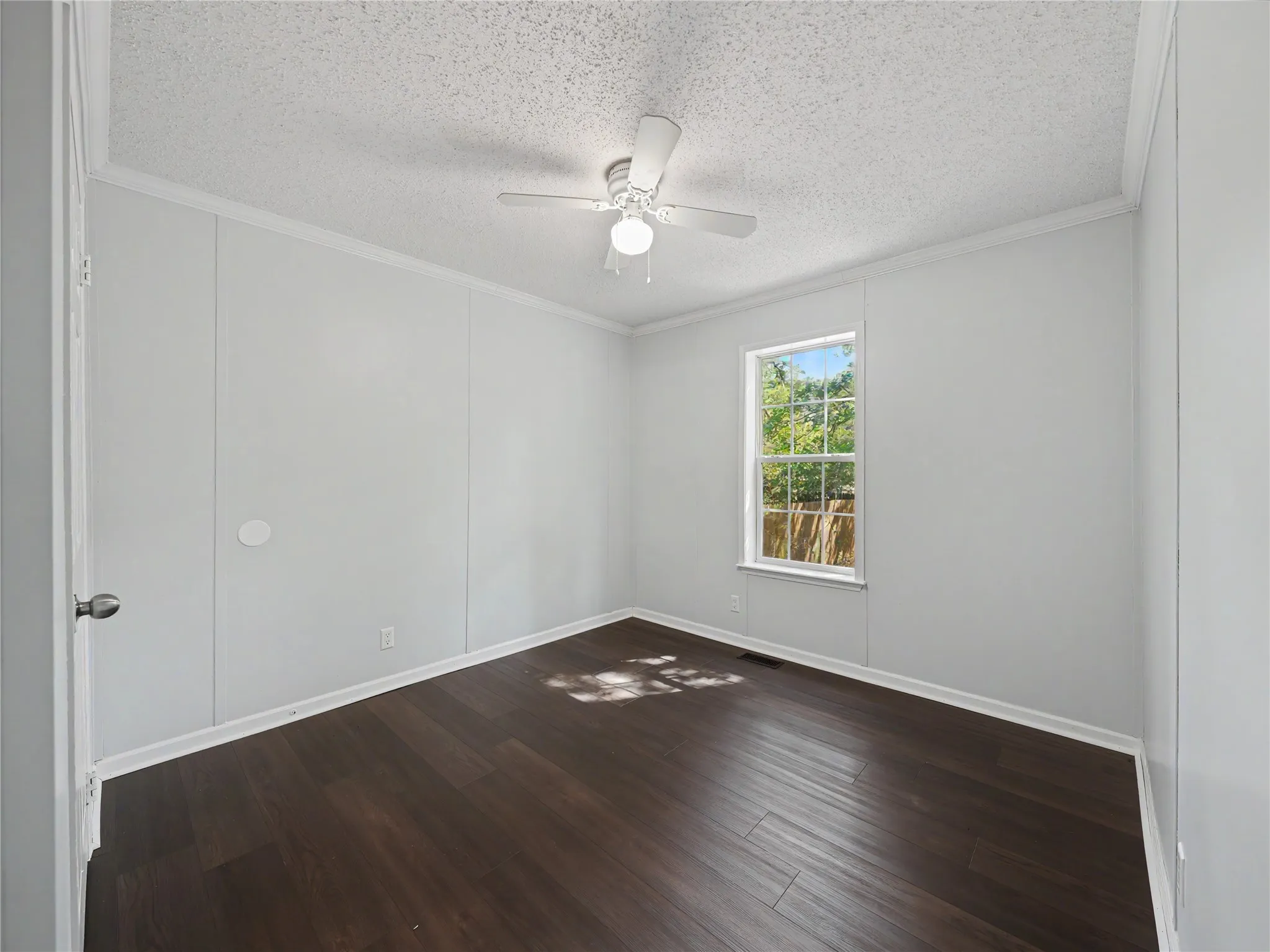 Mobile Home For Sale in Parker County , 109 Summers Circle, Azle, Texas 76020, 4 Bedroom, 2 Bathroom, Garage spaces, 2,128 Sqft, built in 2004, mls#21381593, Real Estate Agent in Azle, Homes For Sale in Parker county, Homes For Sale in Azle, Realtor in Azle Texas, Real Estate Brokerage Independent Realty Texas, Luminita Cordes Realtor