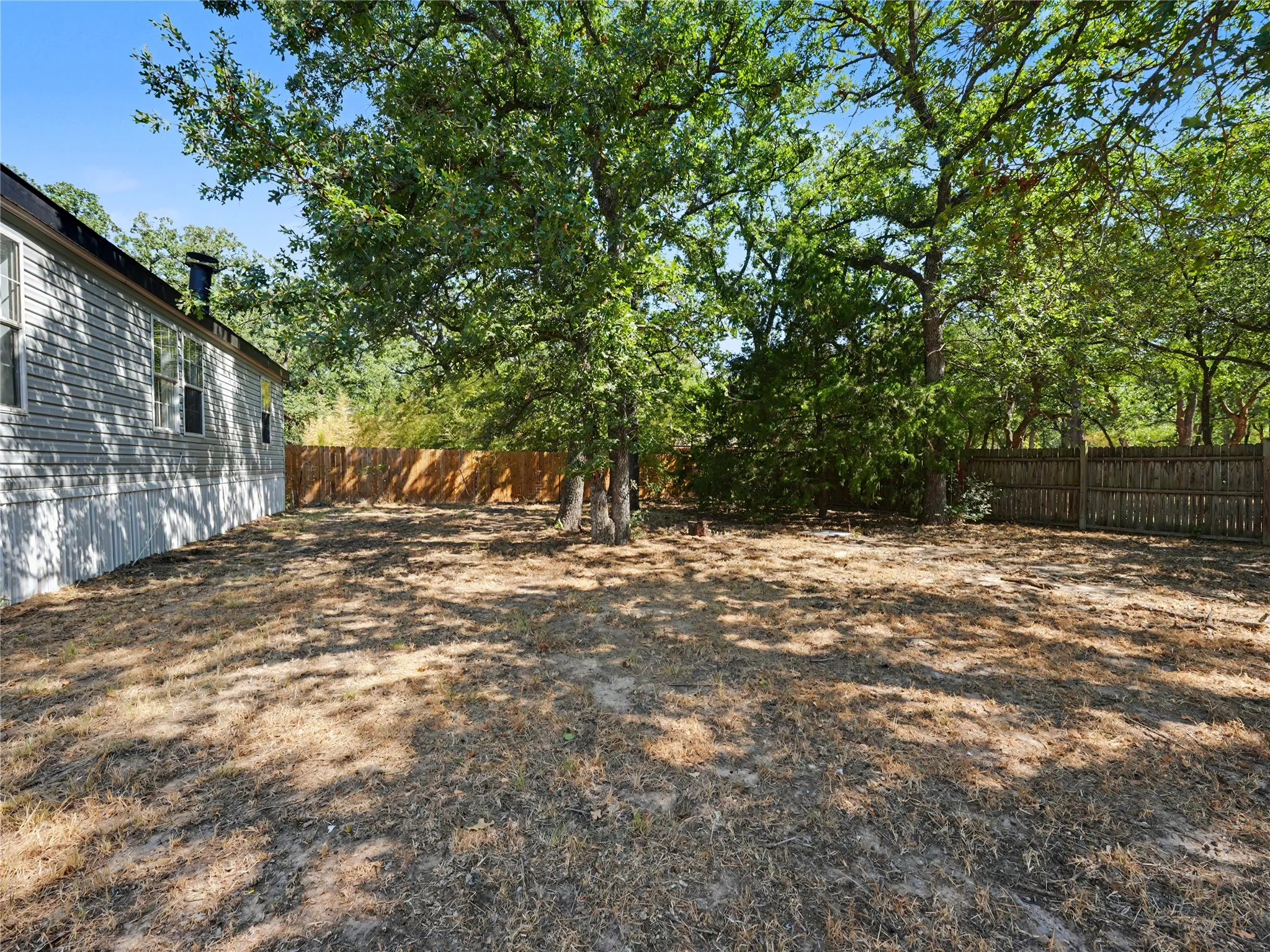 Mobile Home For Sale in Parker County , 109 Summers Circle, Azle, Texas 76020, 4 Bedroom, 2 Bathroom, Garage spaces, 2,128 Sqft, built in 2004, mls#21381593, Real Estate Agent in Azle, Homes For Sale in Parker county, Homes For Sale in Azle, Realtor in Azle Texas, Real Estate Brokerage Independent Realty Texas, Luminita Cordes Realtor