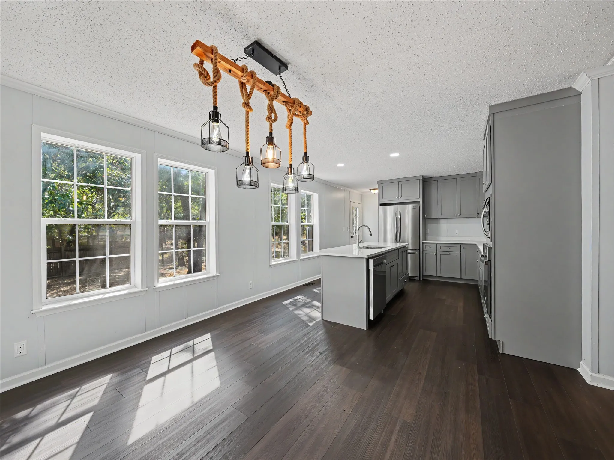 Mobile Home For Sale in Parker County , 109 Summers Circle, Azle, Texas 76020, 4 Bedroom, 2 Bathroom, Garage spaces, 2,128 Sqft, built in 2004, mls#21381593, Real Estate Agent in Azle, Homes For Sale in Parker county, Homes For Sale in Azle, Realtor in Azle Texas, Real Estate Brokerage Independent Realty Texas, Luminita Cordes Realtor