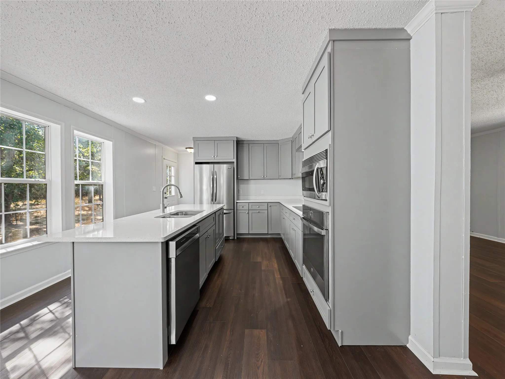 Mobile Home For Sale in Parker County , 109 Summers Circle, Azle, Texas 76020, 4 Bedroom, 2 Bathroom, Garage spaces, 2,128 Sqft, built in 2004, mls#21381593, Real Estate Agent in Azle, Homes For Sale in Parker county, Homes For Sale in Azle, Realtor in Azle Texas, Real Estate Brokerage Independent Realty Texas, Luminita Cordes Realtor