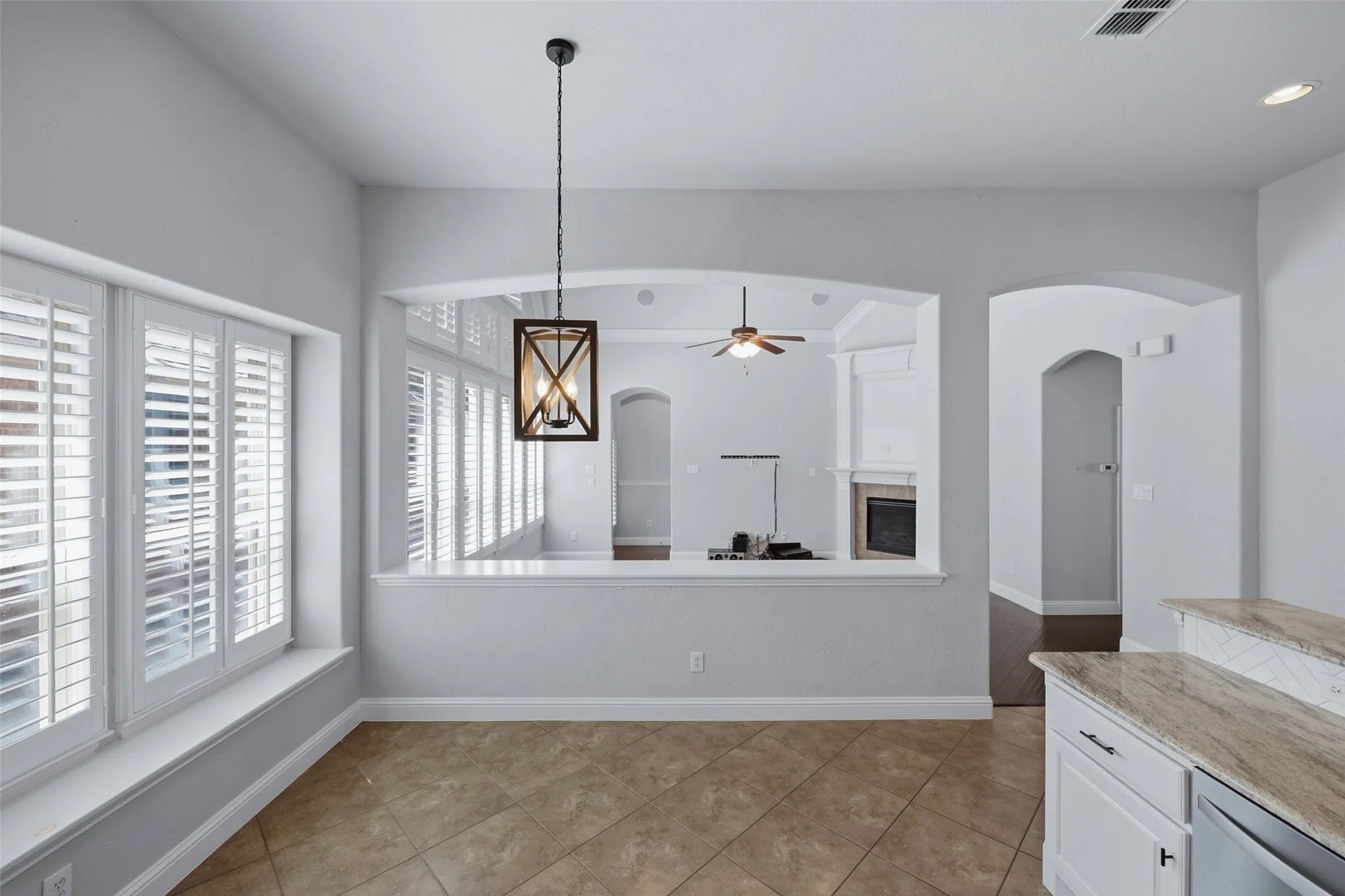 Single Family Residence For Sale in Tarrant County , 2508 Waters Edge Lane, Fort Worth, Texas 76116, 3 Bedroom, 2 Bathroom, 2 Garage spaces, 1,797 Sqft, built in 2007, mls#21382222, Real Estate Agent in Fort Worth, Homes For Sale in Tarrant county, Homes For Sale in Fort Worth, Realtor in Fort Worth Texas, Real Estate Brokerage Independent Realty Texas, Luminita Cordes Realtor