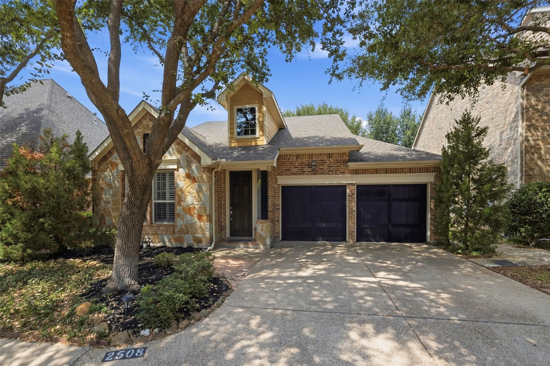 Single Family Residence For Sale in Tarrant County , 2508 Waters Edge Lane, Fort Worth, Texas 76116, 3 Bedroom, 2 Bathroom, 2 Garage spaces, 1,797 Sqft, built in 2007, mls#21382222, Real Estate Agent in Fort Worth, Homes For Sale in Tarrant county, Homes For Sale in Fort Worth, Realtor in Fort Worth Texas, Real Estate Brokerage Independent Realty Texas, Luminita Cordes Realtor