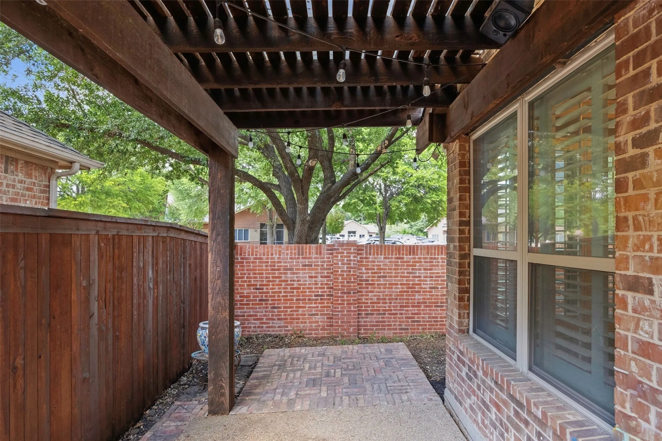 Single Family Residence For Sale in Tarrant County , 2508 Waters Edge Lane, Fort Worth, Texas 76116, 3 Bedroom, 2 Bathroom, 2 Garage spaces, 1,797 Sqft, built in 2007, mls#21382222, Real Estate Agent in Fort Worth, Homes For Sale in Tarrant county, Homes For Sale in Fort Worth, Realtor in Fort Worth Texas, Real Estate Brokerage Independent Realty Texas, Luminita Cordes Realtor