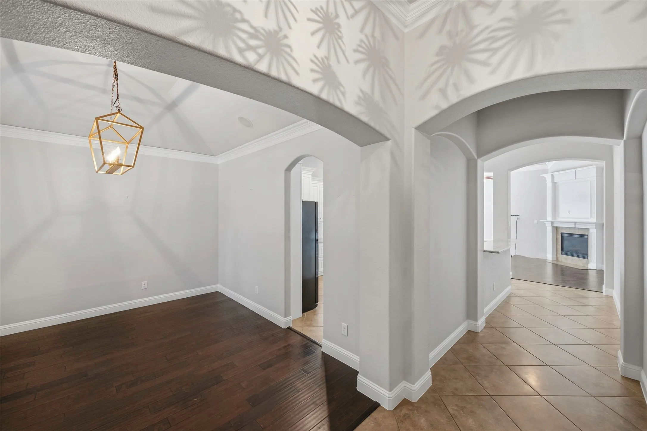 Single Family Residence For Sale in Tarrant County , 2508 Waters Edge Lane, Fort Worth, Texas 76116, 3 Bedroom, 2 Bathroom, 2 Garage spaces, 1,797 Sqft, built in 2007, mls#21382222, Real Estate Agent in Fort Worth, Homes For Sale in Tarrant county, Homes For Sale in Fort Worth, Realtor in Fort Worth Texas, Real Estate Brokerage Independent Realty Texas, Luminita Cordes Realtor