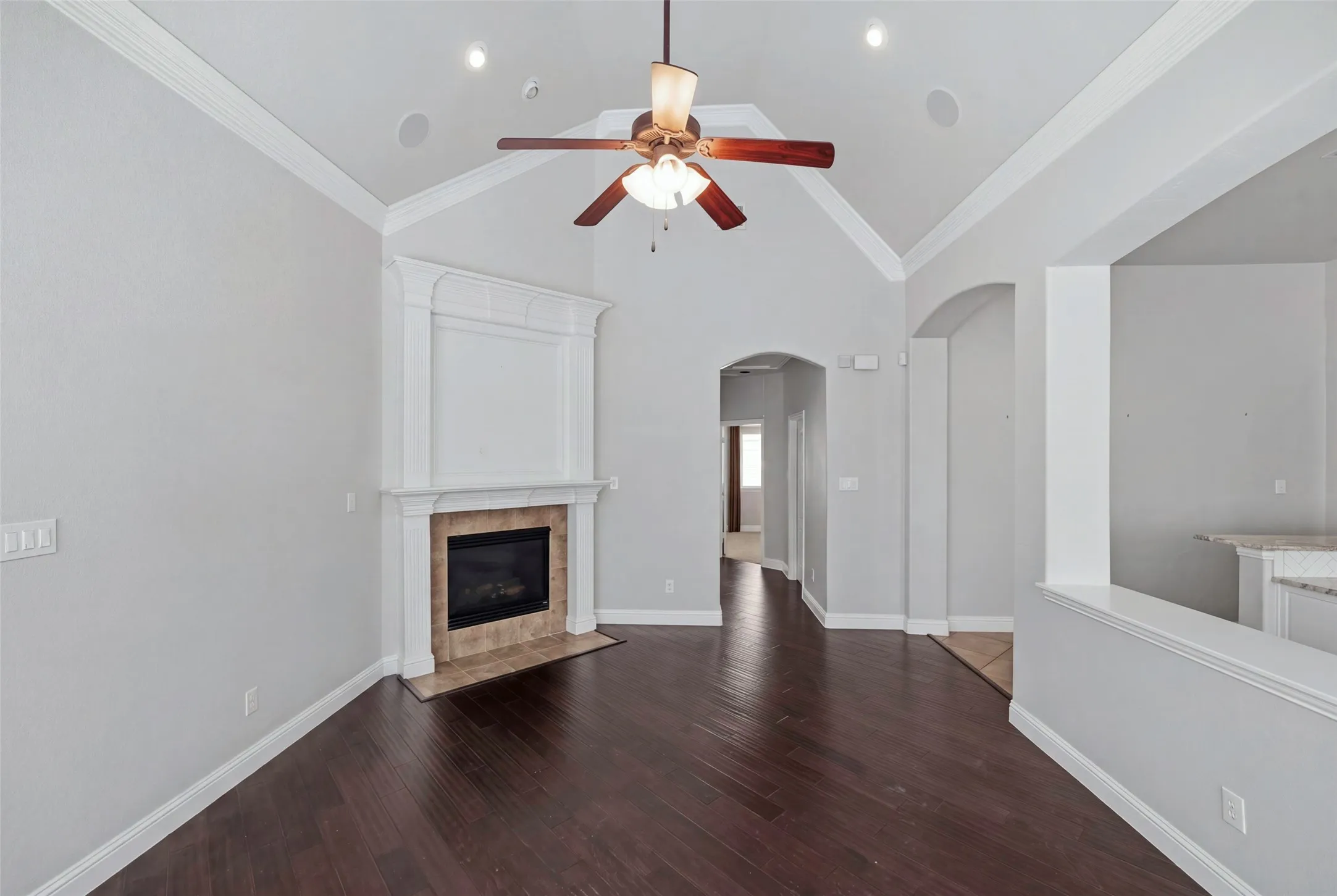 Single Family Residence For Sale in Tarrant County , 2508 Waters Edge Lane, Fort Worth, Texas 76116, 3 Bedroom, 2 Bathroom, 2 Garage spaces, 1,797 Sqft, built in 2007, mls#21382222, Real Estate Agent in Fort Worth, Homes For Sale in Tarrant county, Homes For Sale in Fort Worth, Realtor in Fort Worth Texas, Real Estate Brokerage Independent Realty Texas, Luminita Cordes Realtor