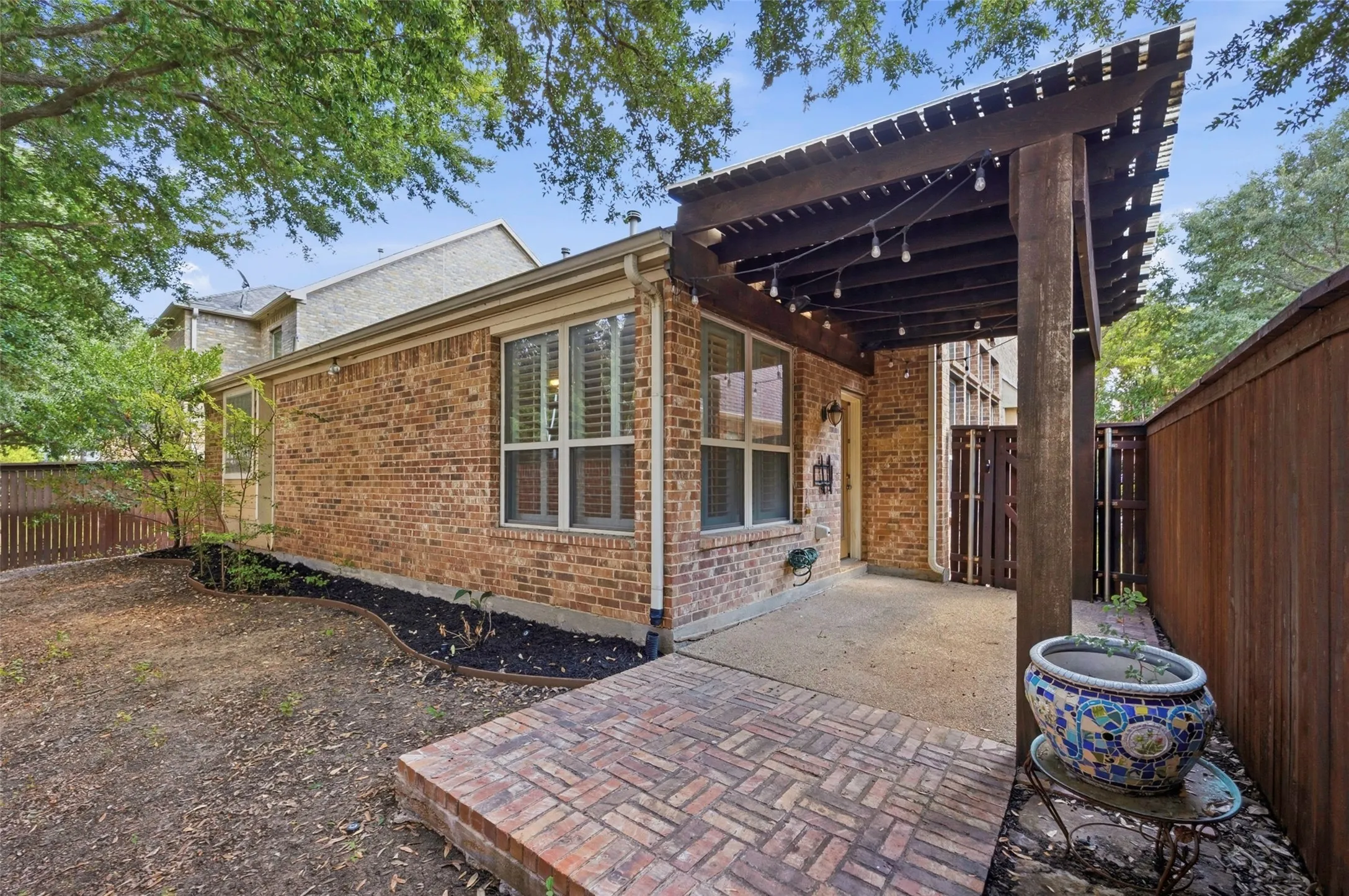 Single Family Residence For Sale in Tarrant County , 2508 Waters Edge Lane, Fort Worth, Texas 76116, 3 Bedroom, 2 Bathroom, 2 Garage spaces, 1,797 Sqft, built in 2007, mls#21382222, Real Estate Agent in Fort Worth, Homes For Sale in Tarrant county, Homes For Sale in Fort Worth, Realtor in Fort Worth Texas, Real Estate Brokerage Independent Realty Texas, Luminita Cordes Realtor