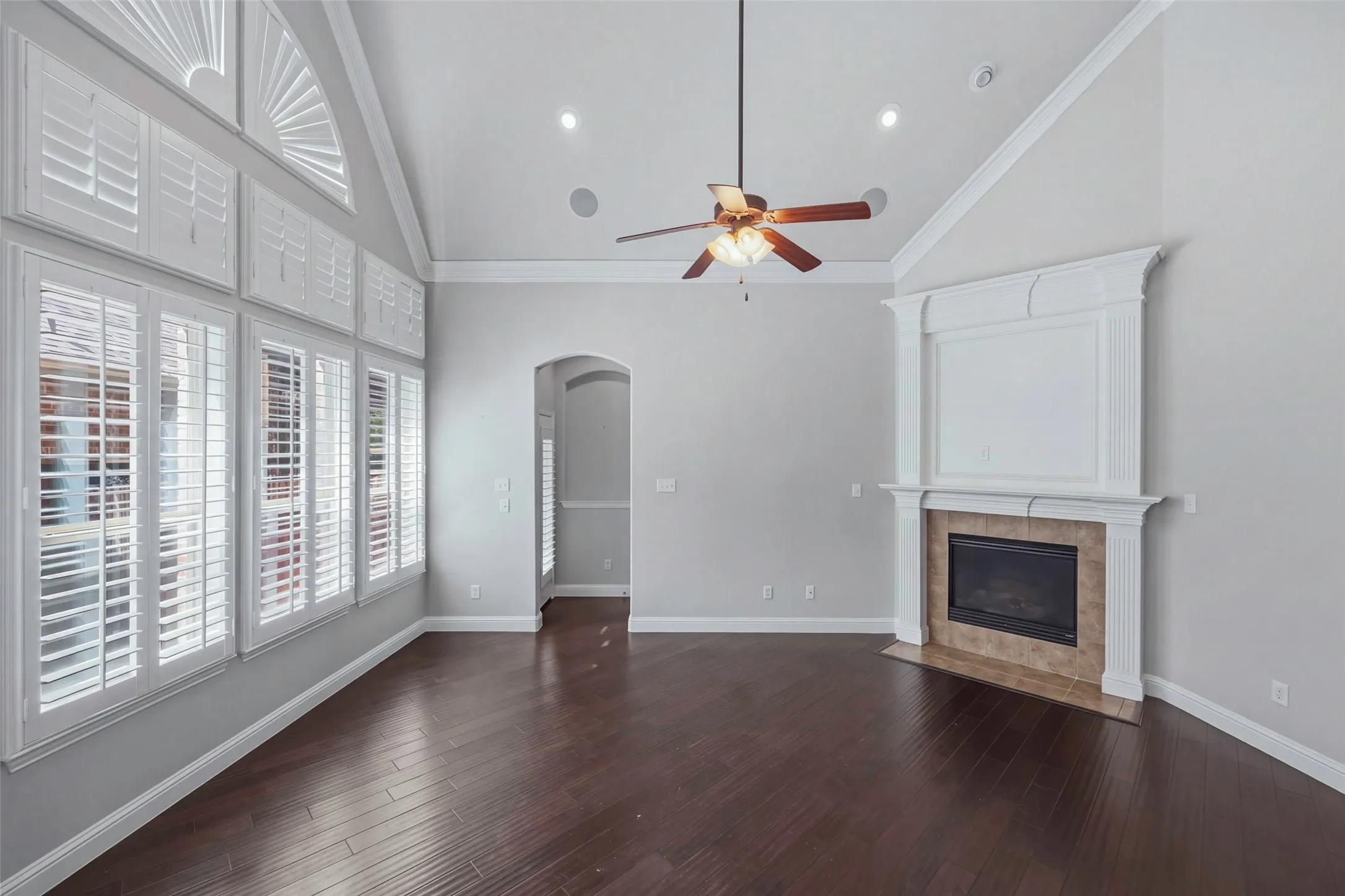 Single Family Residence For Sale in Tarrant County , 2508 Waters Edge Lane, Fort Worth, Texas 76116, 3 Bedroom, 2 Bathroom, 2 Garage spaces, 1,797 Sqft, built in 2007, mls#21382222, Real Estate Agent in Fort Worth, Homes For Sale in Tarrant county, Homes For Sale in Fort Worth, Realtor in Fort Worth Texas, Real Estate Brokerage Independent Realty Texas, Luminita Cordes Realtor