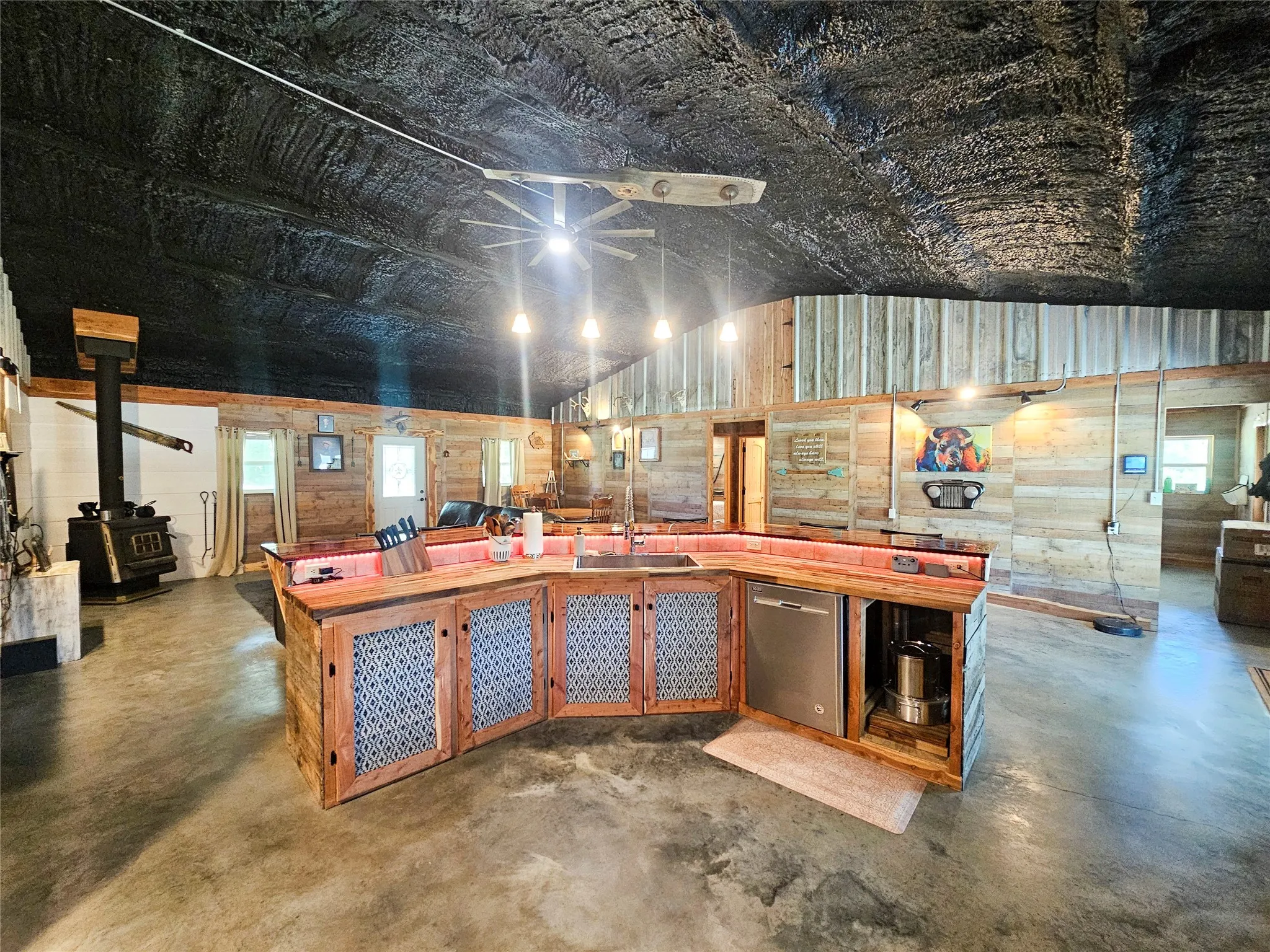 Single Family Residence For Sale in Wood County , 1115 County Road 3160, Quitman, Texas 75783, 3 Bedroom, 2 Bathroom, Garage spaces, 2,030 Sqft, built in 2022, mls#21381432, Real Estate Agent in Quitman, Homes For Sale in Wood county, Homes For Sale in Quitman, Realtor in Quitman Texas, Real Estate Brokerage Independent Realty Texas, Luminita Cordes Realtor