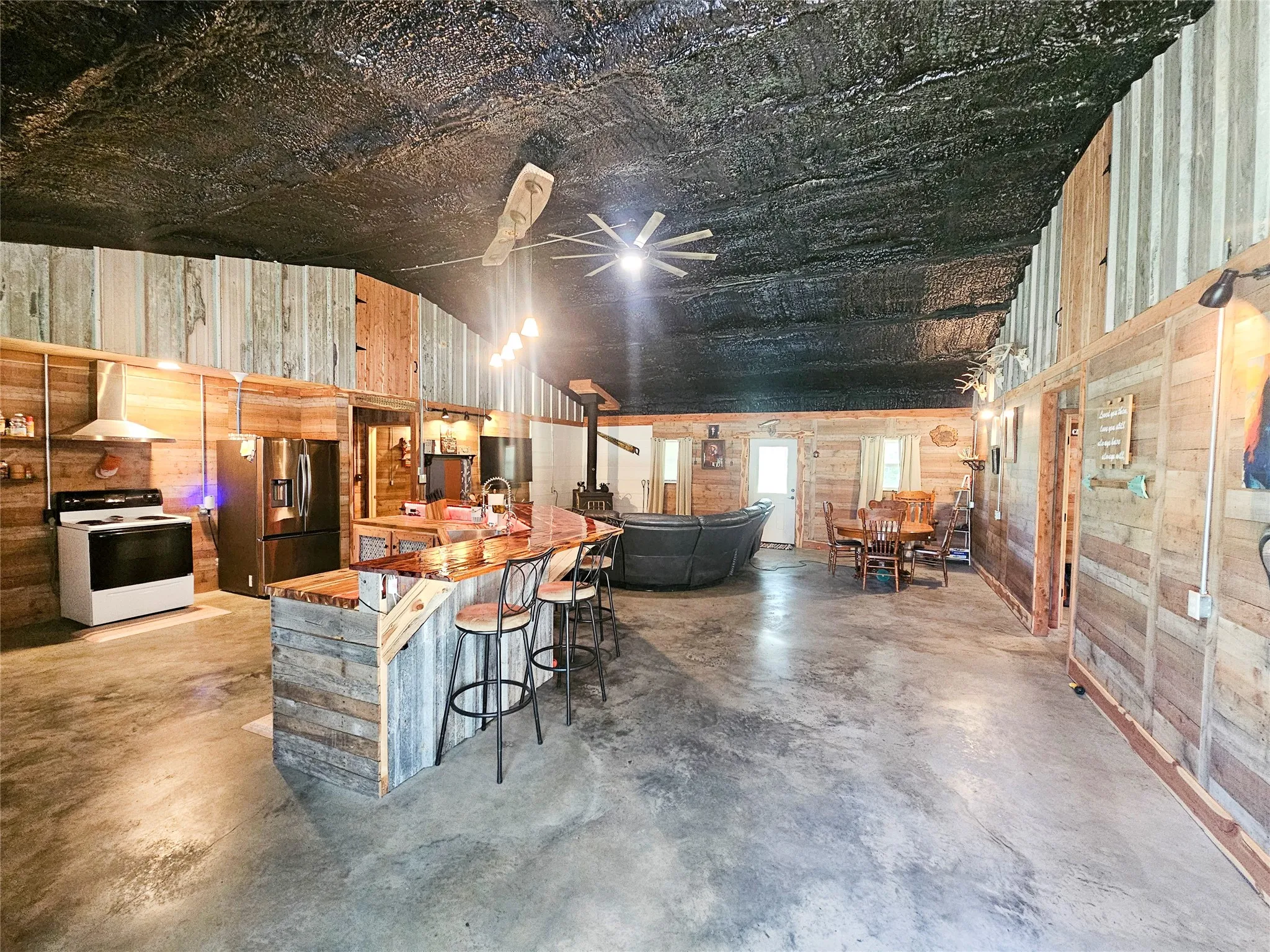 Single Family Residence For Sale in Wood County , 1115 County Road 3160, Quitman, Texas 75783, 3 Bedroom, 2 Bathroom, Garage spaces, 2,030 Sqft, built in 2022, mls#21381432, Real Estate Agent in Quitman, Homes For Sale in Wood county, Homes For Sale in Quitman, Realtor in Quitman Texas, Real Estate Brokerage Independent Realty Texas, Luminita Cordes Realtor