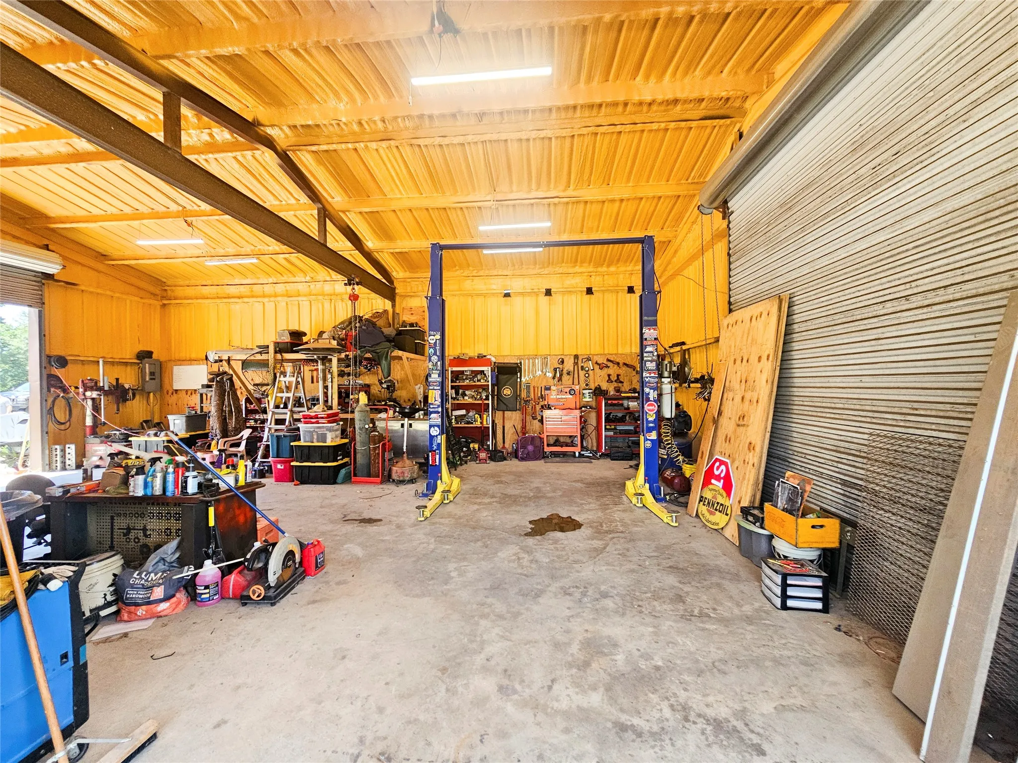 Single Family Residence For Sale in Wood County , 1115 County Road 3160, Quitman, Texas 75783, 3 Bedroom, 2 Bathroom, Garage spaces, 2,030 Sqft, built in 2022, mls#21381432, Real Estate Agent in Quitman, Homes For Sale in Wood county, Homes For Sale in Quitman, Realtor in Quitman Texas, Real Estate Brokerage Independent Realty Texas, Luminita Cordes Realtor