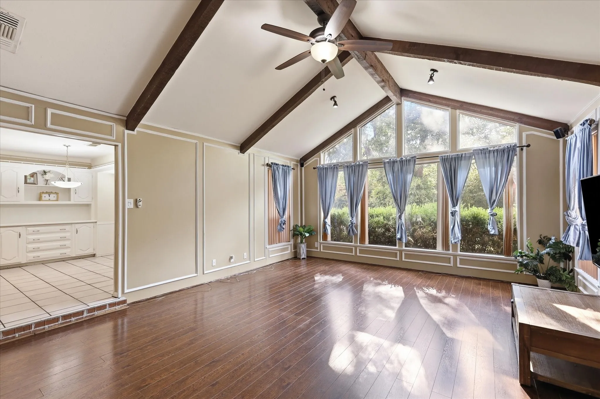 Single Family Residence For Sale in Dallas County , 919 Green Hills Road, Duncanville, Texas 75137, 5 Bedroom, 5 Bathroom, 2 Garage spaces, 3,141 Sqft, built in 1975, mls#21382953, Real Estate Agent in Duncanville, Homes For Sale in Dallas county, Homes For Sale in Duncanville, Realtor in Duncanville Texas, Real Estate Brokerage Independent Realty Texas, Luminita Cordes Realtor