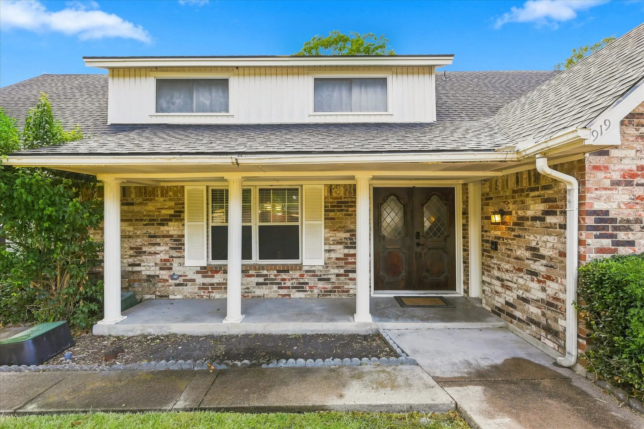 Single Family Residence For Sale in Dallas County , 919 Green Hills Road, Duncanville, Texas 75137, 5 Bedroom, 5 Bathroom, 2 Garage spaces, 3,141 Sqft, built in 1975, mls#21382953, Real Estate Agent in Duncanville, Homes For Sale in Dallas county, Homes For Sale in Duncanville, Realtor in Duncanville Texas, Real Estate Brokerage Independent Realty Texas, Luminita Cordes Realtor