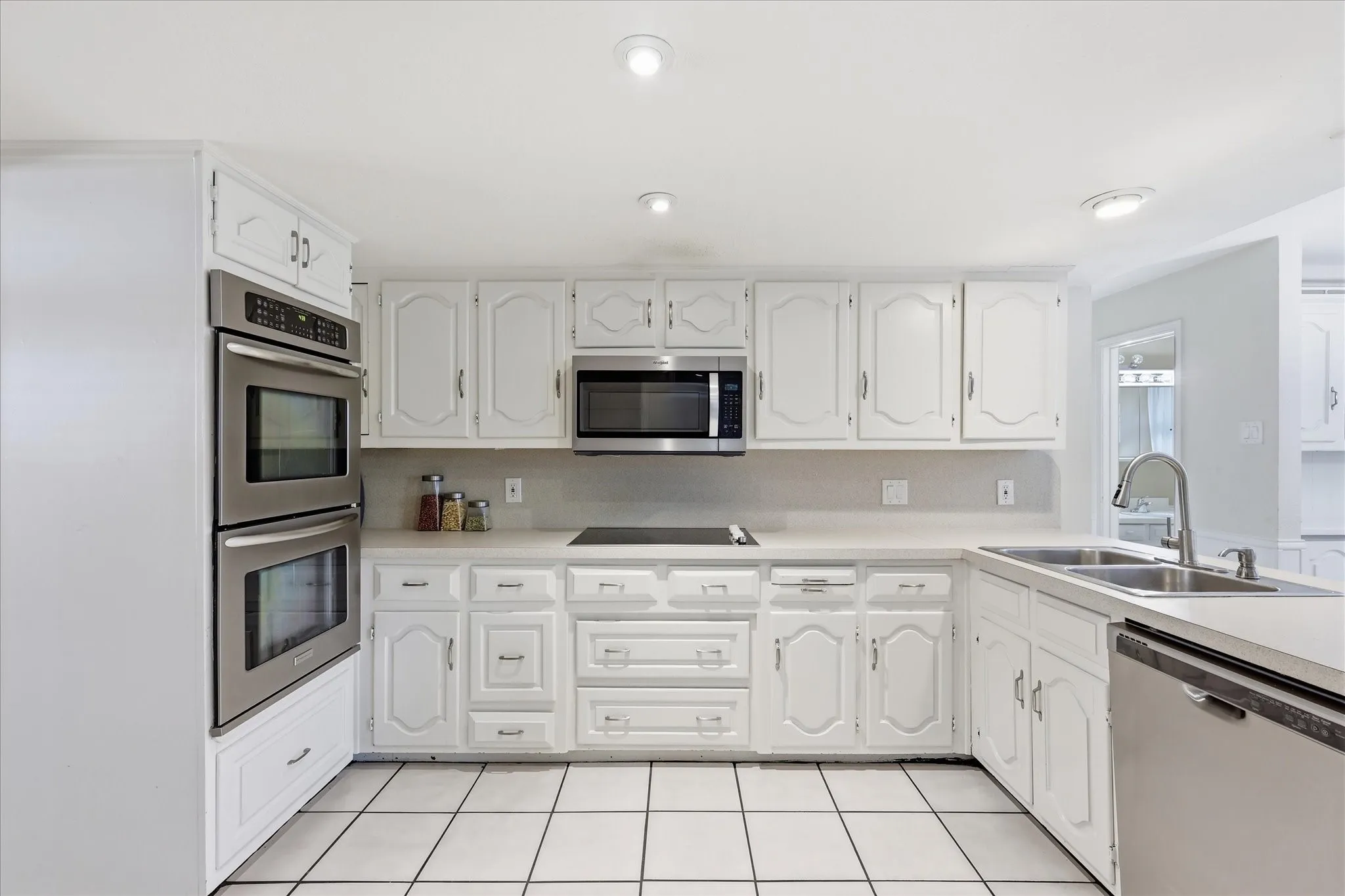 Single Family Residence For Sale in Dallas County , 919 Green Hills Road, Duncanville, Texas 75137, 5 Bedroom, 5 Bathroom, 2 Garage spaces, 3,141 Sqft, built in 1975, mls#21382953, Real Estate Agent in Duncanville, Homes For Sale in Dallas county, Homes For Sale in Duncanville, Realtor in Duncanville Texas, Real Estate Brokerage Independent Realty Texas, Luminita Cordes Realtor
