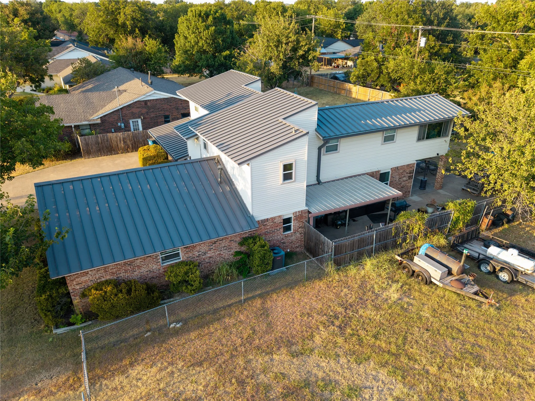 Single Family Residence For Sale in Denton County , 124 Freese Drive, Sanger, Texas 76266, 4 Bedroom, 3 Bathroom, 2 Garage spaces, 2,991 Sqft, built in 1986, mls#21382793, Real Estate Agent in Sanger, Homes For Sale in Denton county, Homes For Sale in Sanger, Realtor in Sanger Texas, Real Estate Brokerage Independent Realty Texas, Luminita Cordes Realtor