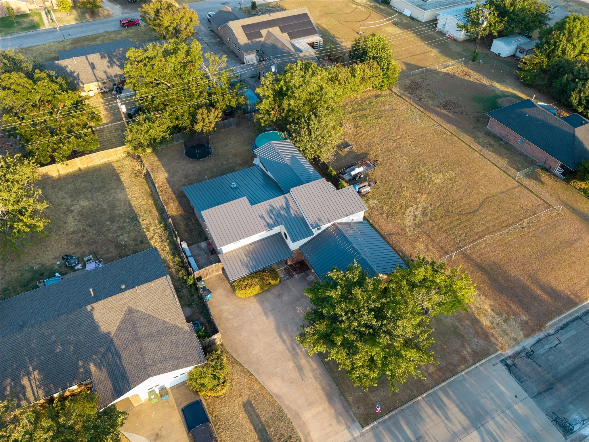 Single Family Residence For Sale in Denton County , 124 Freese Drive, Sanger, Texas 76266, 4 Bedroom, 3 Bathroom, 2 Garage spaces, 2,991 Sqft, built in 1986, mls#21382793, Real Estate Agent in Sanger, Homes For Sale in Denton county, Homes For Sale in Sanger, Realtor in Sanger Texas, Real Estate Brokerage Independent Realty Texas, Luminita Cordes Realtor