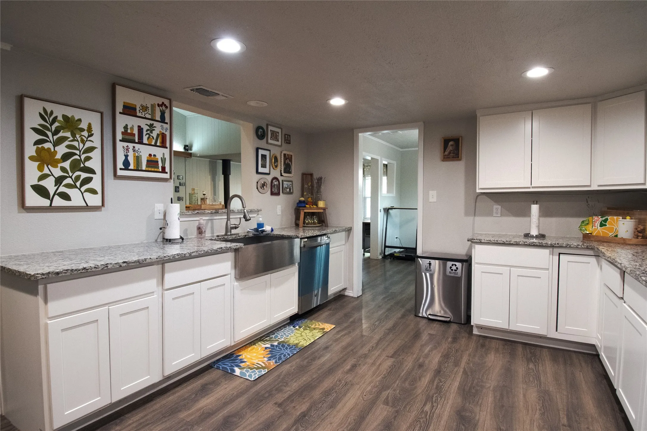 Single Family Residence For Sale in Denton County , 124 Freese Drive, Sanger, Texas 76266, 4 Bedroom, 3 Bathroom, 2 Garage spaces, 2,991 Sqft, built in 1986, mls#21382793, Real Estate Agent in Sanger, Homes For Sale in Denton county, Homes For Sale in Sanger, Realtor in Sanger Texas, Real Estate Brokerage Independent Realty Texas, Luminita Cordes Realtor
