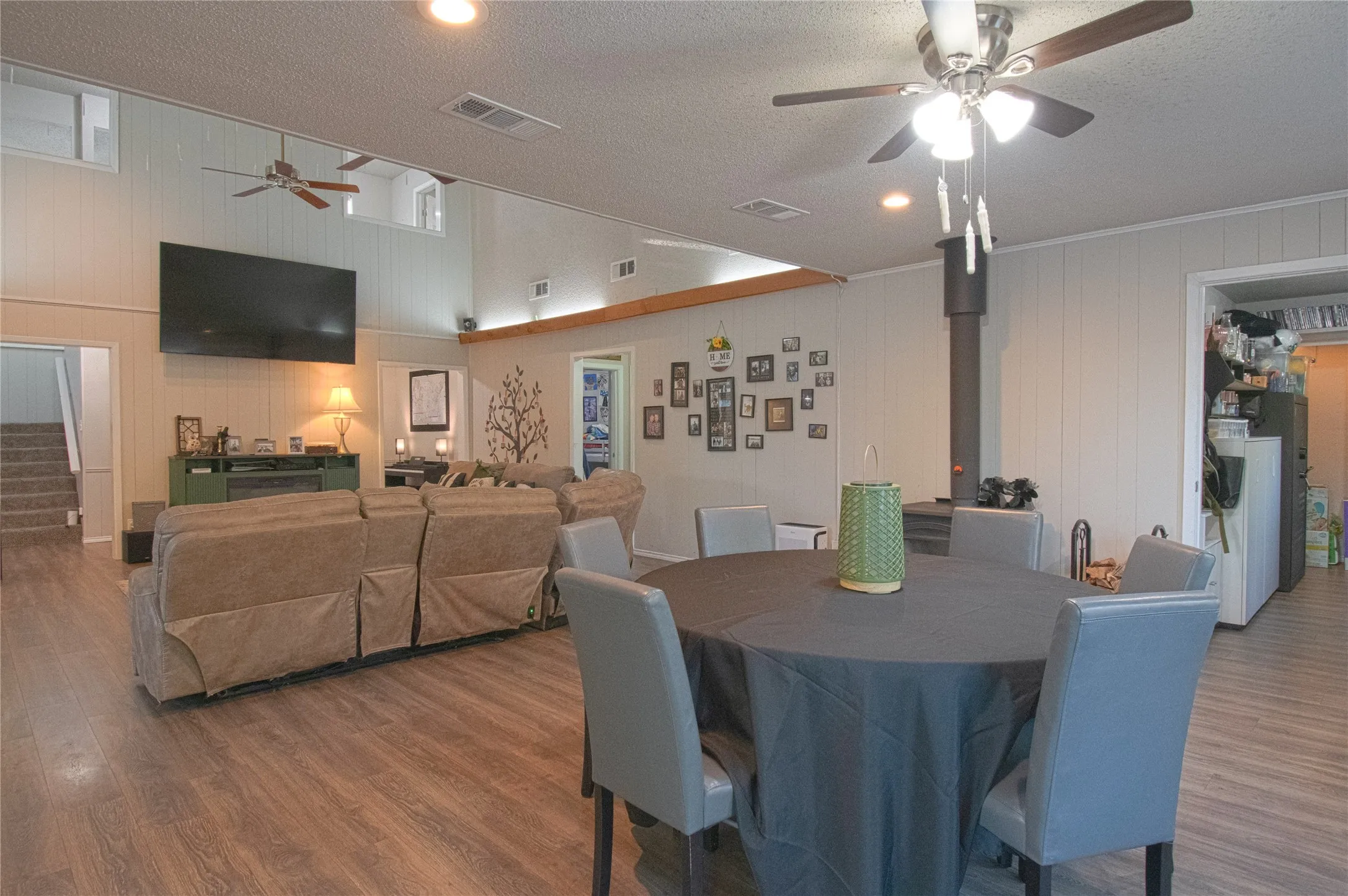 Single Family Residence For Sale in Denton County , 124 Freese Drive, Sanger, Texas 76266, 4 Bedroom, 3 Bathroom, 2 Garage spaces, 2,991 Sqft, built in 1986, mls#21382793, Real Estate Agent in Sanger, Homes For Sale in Denton county, Homes For Sale in Sanger, Realtor in Sanger Texas, Real Estate Brokerage Independent Realty Texas, Luminita Cordes Realtor