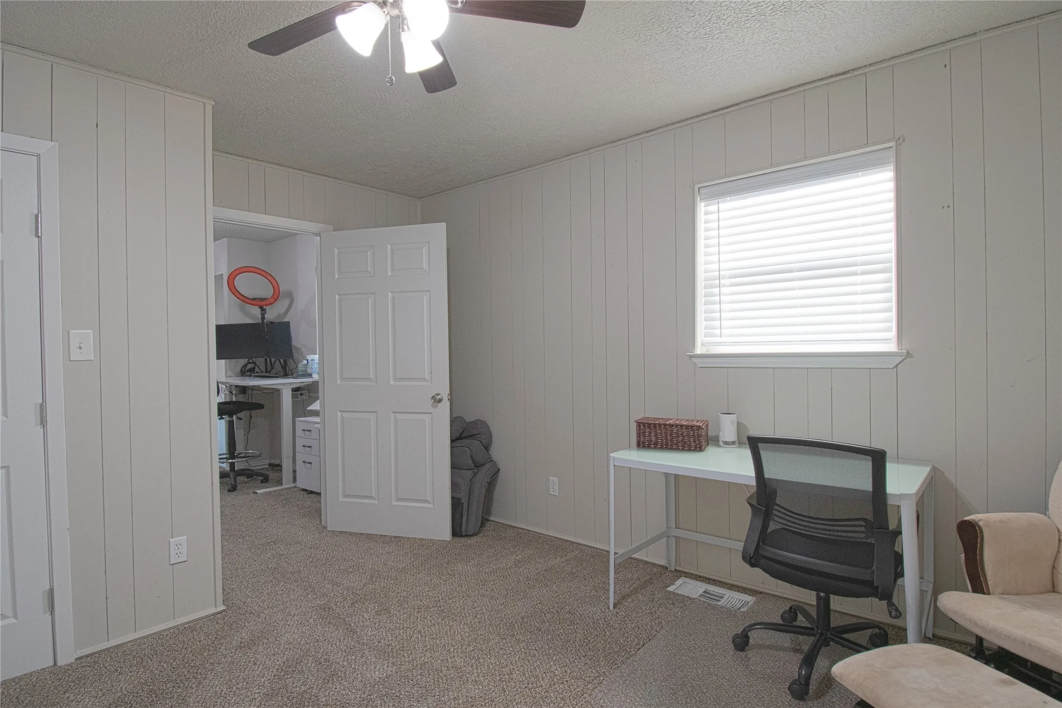 Single Family Residence For Sale in Denton County , 124 Freese Drive, Sanger, Texas 76266, 4 Bedroom, 3 Bathroom, 2 Garage spaces, 2,991 Sqft, built in 1986, mls#21382793, Real Estate Agent in Sanger, Homes For Sale in Denton county, Homes For Sale in Sanger, Realtor in Sanger Texas, Real Estate Brokerage Independent Realty Texas, Luminita Cordes Realtor