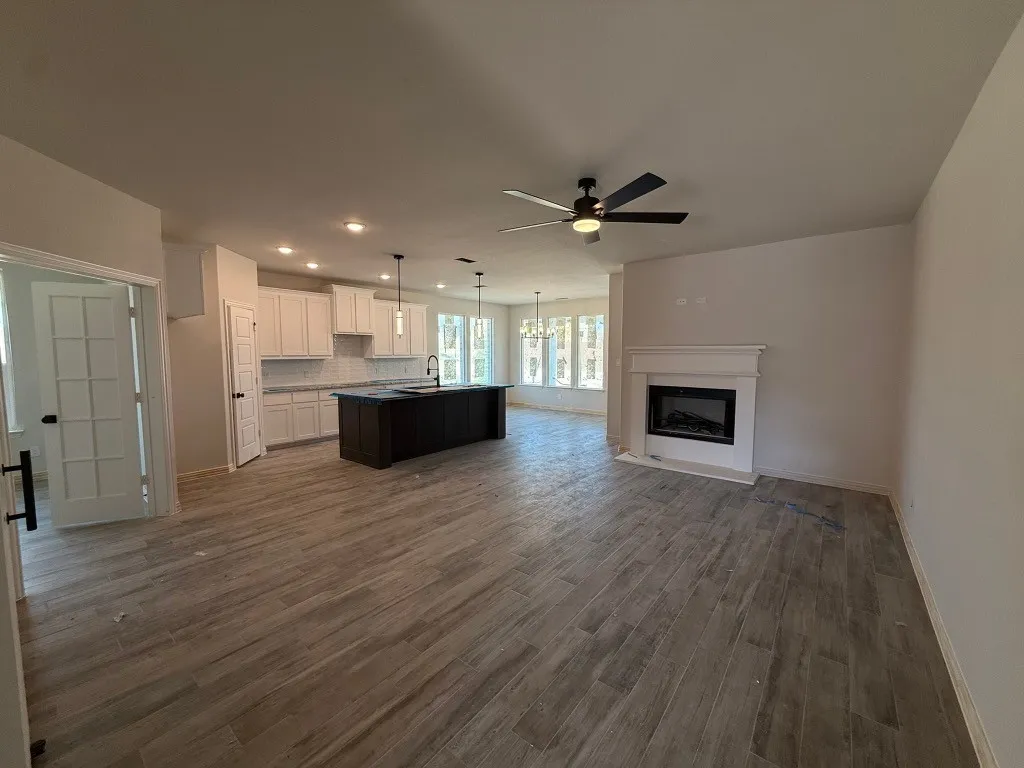 Single Family Residence For Sale in Parker County , 532 Waterford Park Boulevard, Weatherford, Texas 76087, 3 Bedroom, 2 Bathroom, 2 Garage spaces, 1,860 Sqft, built in 2026, mls#21383765, Real Estate Agent in Weatherford, Homes For Sale in Parker county, Homes For Sale in Weatherford, Realtor in Weatherford Texas, Real Estate Brokerage Independent Realty Texas, Luminita Cordes Realtor