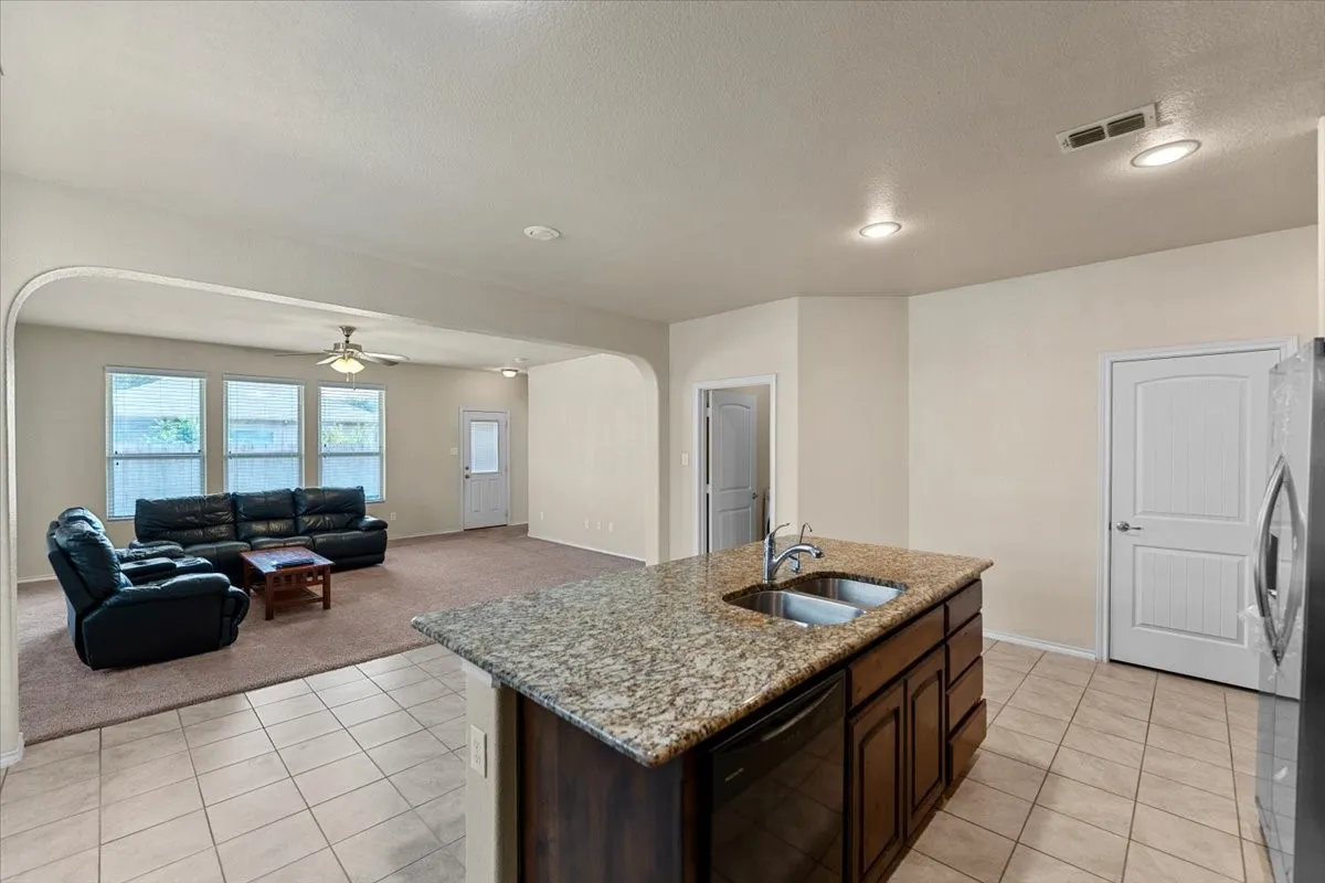 Single Family Residence For Rent in Tarrant County , 1816 Placitas Trail, Fort Worth, Texas 76131, 4 Bedroom, 2 Bathroom, 2 Garage spaces, 2,193 Sqft, built in 2015, mls#21383767, Real Estate Agent in Fort Worth, Homes For Rent in Tarrant county, Homes For Rent in Fort Worth, Realtor in Fort Worth Texas, Real Estate Brokerage Independent Realty Texas, Luminita Cordes Realtor