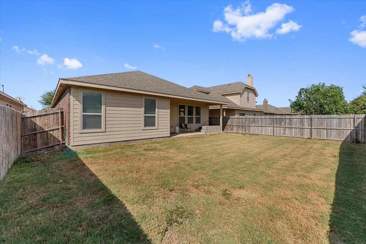 Single Family Residence For Rent in Tarrant County , 1816 Placitas Trail, Fort Worth, Texas 76131, 4 Bedroom, 2 Bathroom, 2 Garage spaces, 2,193 Sqft, built in 2015, mls#21383767, Real Estate Agent in Fort Worth, Homes For Rent in Tarrant county, Homes For Rent in Fort Worth, Realtor in Fort Worth Texas, Real Estate Brokerage Independent Realty Texas, Luminita Cordes Realtor