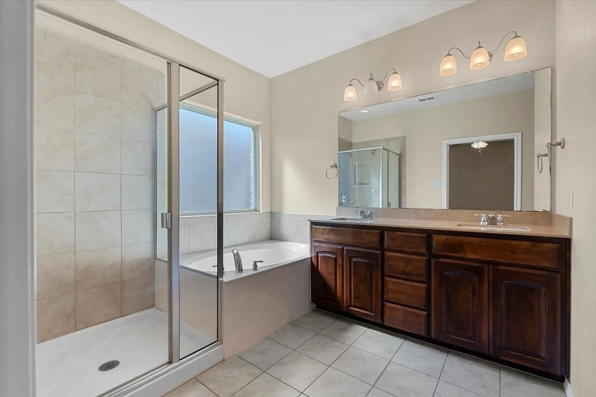 Single Family Residence For Rent in Tarrant County , 1816 Placitas Trail, Fort Worth, Texas 76131, 4 Bedroom, 2 Bathroom, 2 Garage spaces, 2,193 Sqft, built in 2015, mls#21383767, Real Estate Agent in Fort Worth, Homes For Rent in Tarrant county, Homes For Rent in Fort Worth, Realtor in Fort Worth Texas, Real Estate Brokerage Independent Realty Texas, Luminita Cordes Realtor