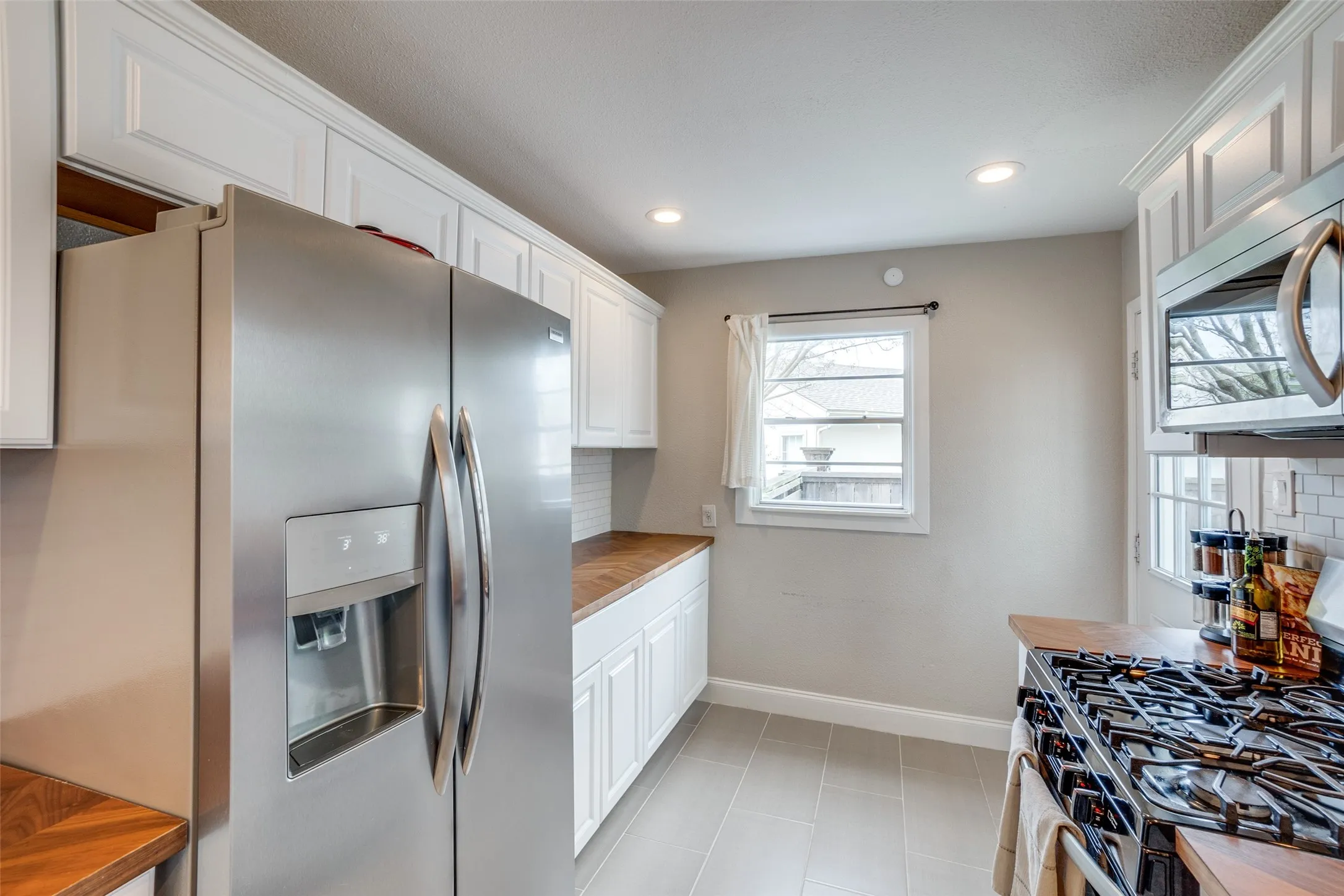 Single Family Residence For Rent in Dallas County , 2111 Norwood Drive, Dallas, Texas 75228, 3 Bedroom, 2 Bathroom, 2 Garage spaces, 1,120 Sqft, built in 1951, mls#21374217, Real Estate Agent in Dallas, Homes For Rent in Dallas county, Homes For Rent in Dallas, Realtor in Dallas Texas, Real Estate Brokerage Independent Realty Texas, Luminita Cordes Realtor