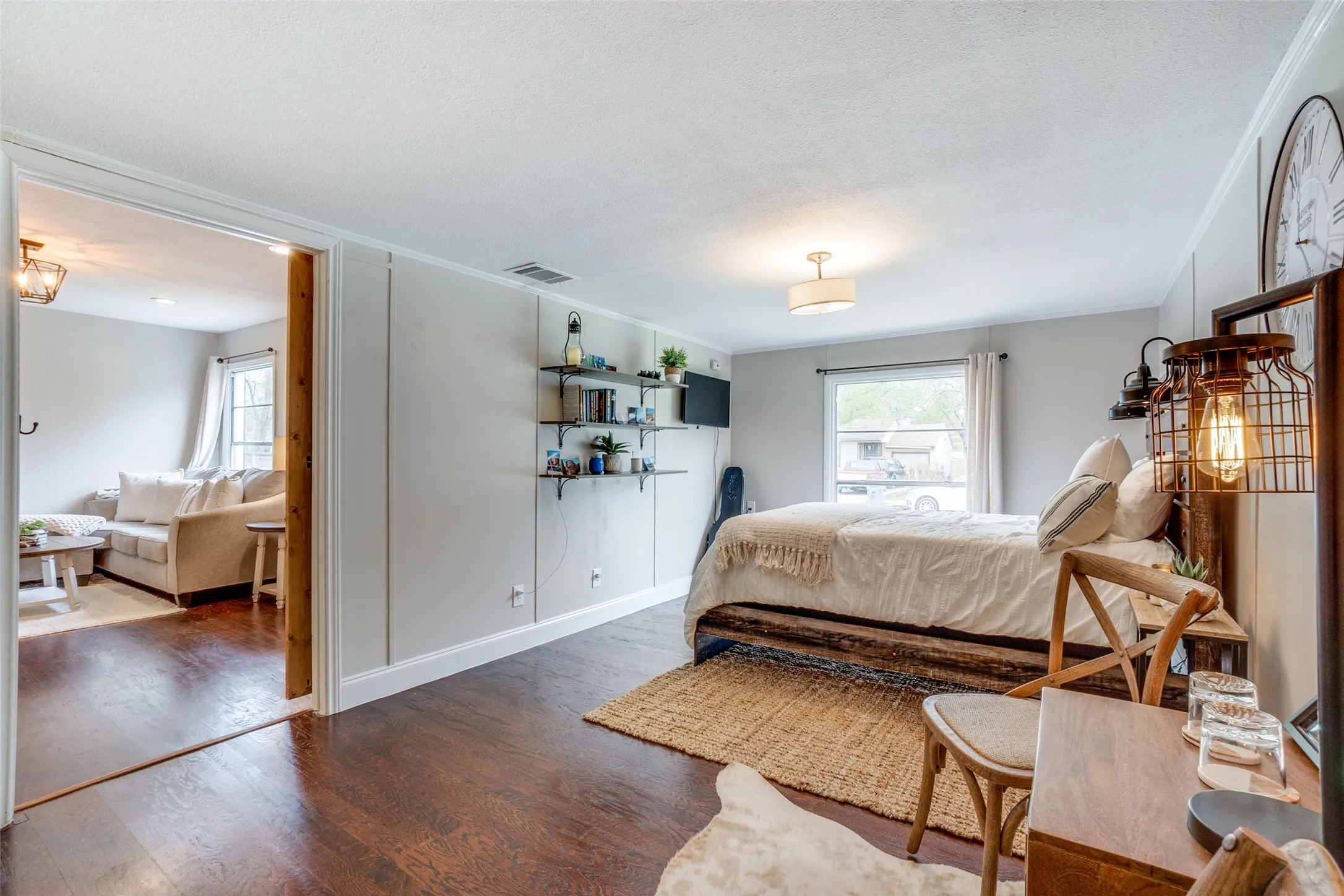 Single Family Residence For Rent in Dallas County , 2111 Norwood Drive, Dallas, Texas 75228, 3 Bedroom, 2 Bathroom, 2 Garage spaces, 1,120 Sqft, built in 1951, mls#21374217, Real Estate Agent in Dallas, Homes For Rent in Dallas county, Homes For Rent in Dallas, Realtor in Dallas Texas, Real Estate Brokerage Independent Realty Texas, Luminita Cordes Realtor