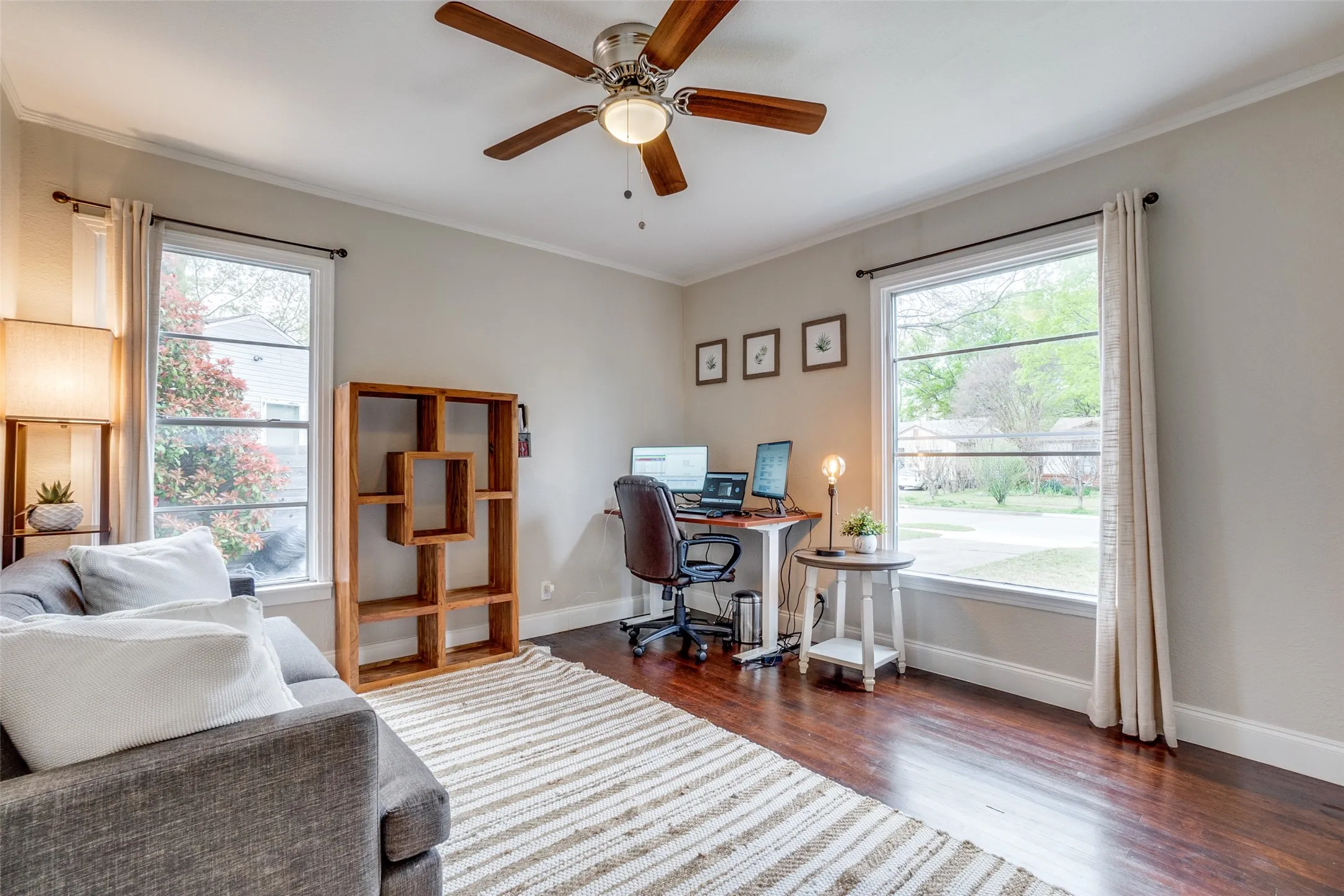 Single Family Residence For Rent in Dallas County , 2111 Norwood Drive, Dallas, Texas 75228, 3 Bedroom, 2 Bathroom, 2 Garage spaces, 1,120 Sqft, built in 1951, mls#21374217, Real Estate Agent in Dallas, Homes For Rent in Dallas county, Homes For Rent in Dallas, Realtor in Dallas Texas, Real Estate Brokerage Independent Realty Texas, Luminita Cordes Realtor